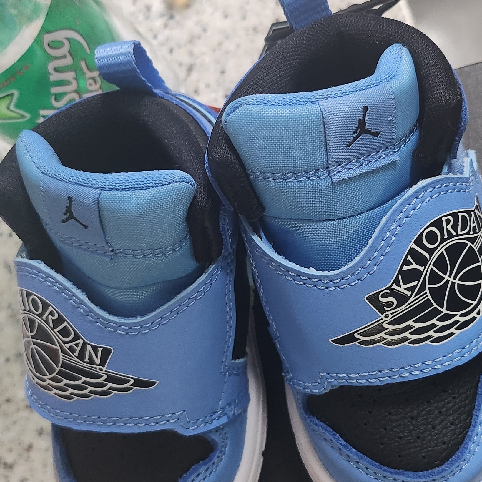 (TD) Sky Jordan 1 University Blue Black 착용 스타일