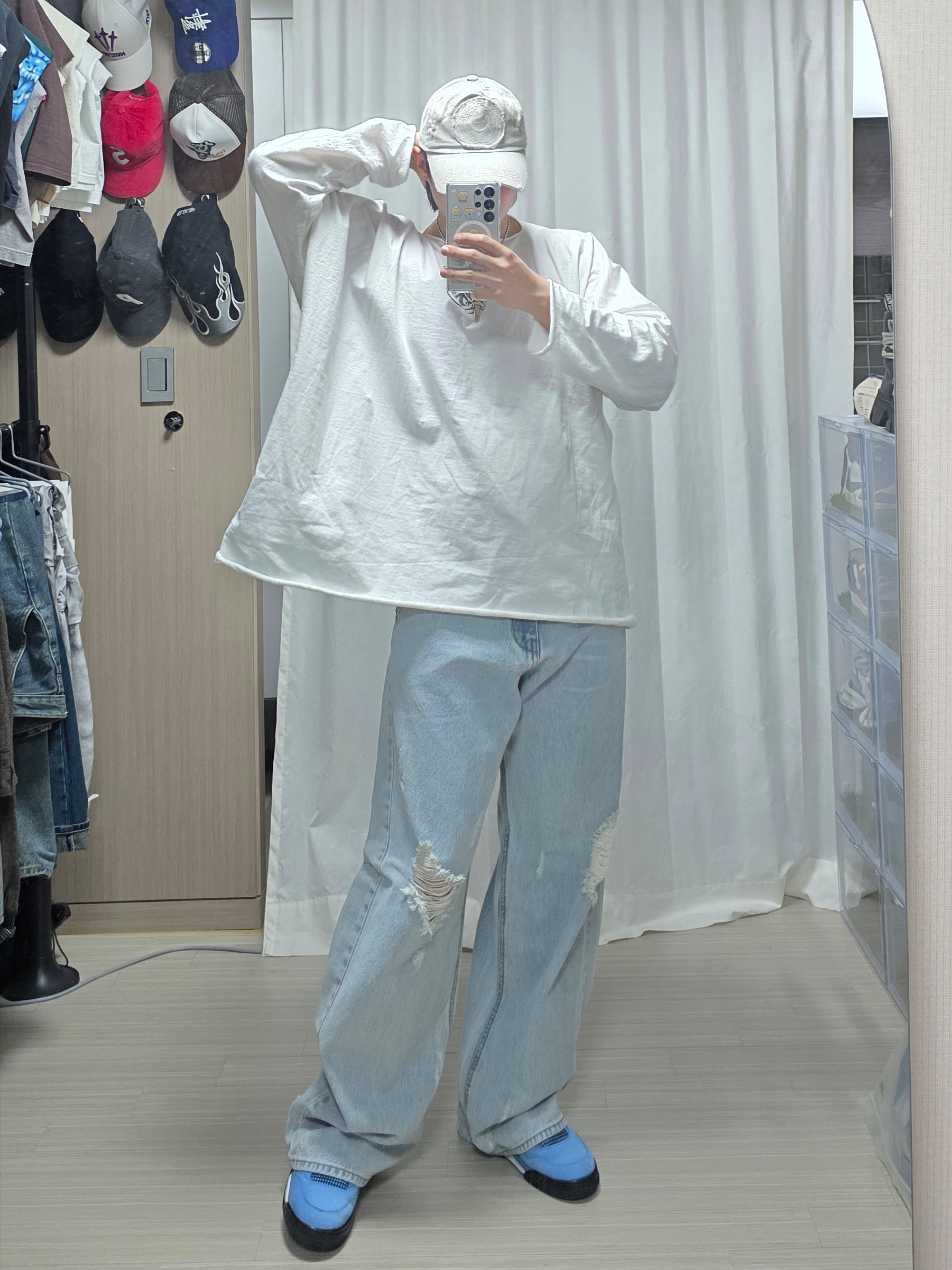 Yeezy Vultures Long Sleeve T-Shirt White, Jordan 4 x Travis Scott Retro Cactus Jack 착용 스타일 - 3