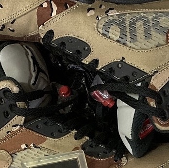 Jordan 5 x Supreme Retro Desert Camo 착용 스타일