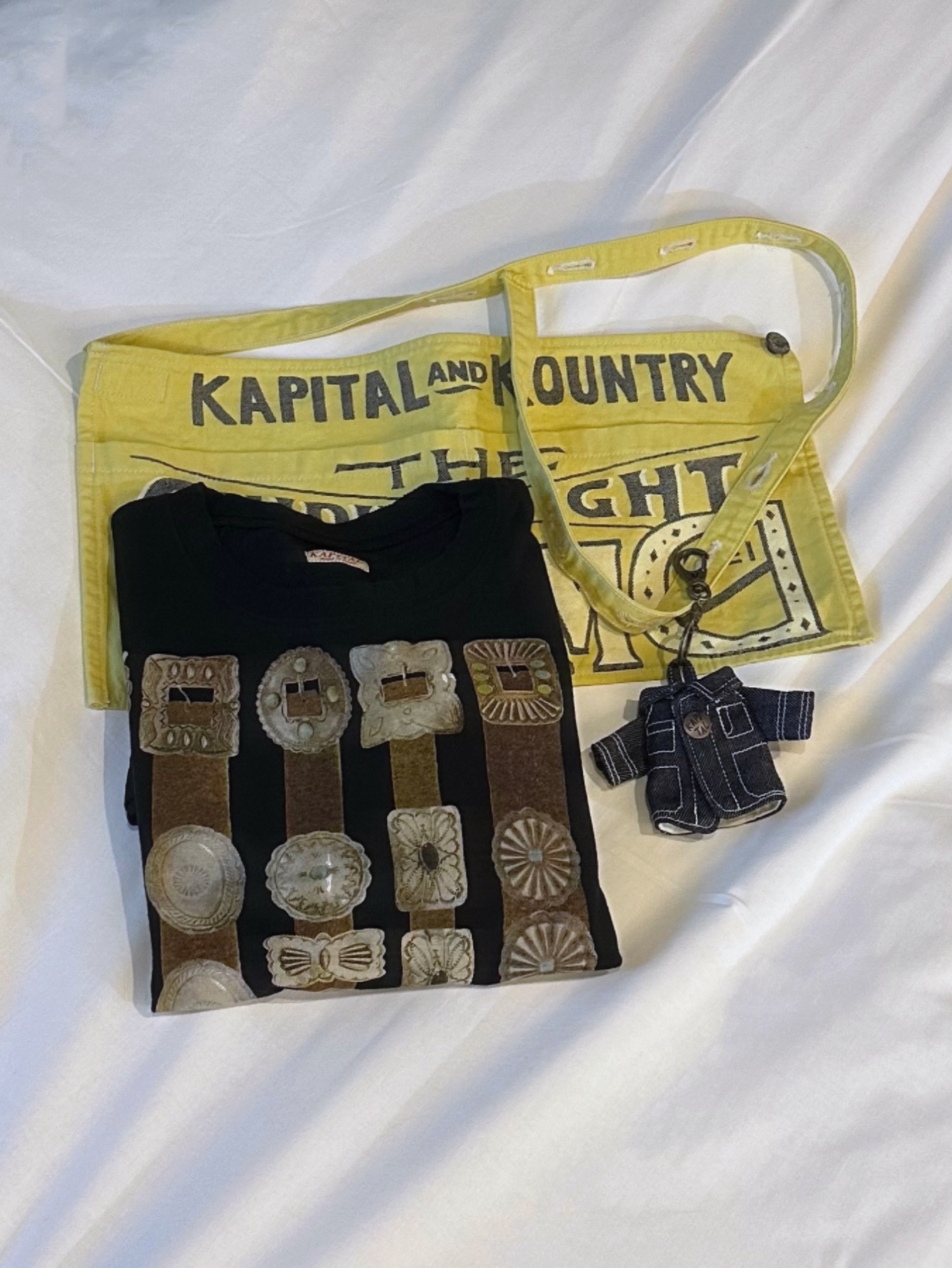 Kapital 20 Crew T-Shirt Black, Kapital Canvas Short Apron Guiding Light Light Yellow 착용 스타일