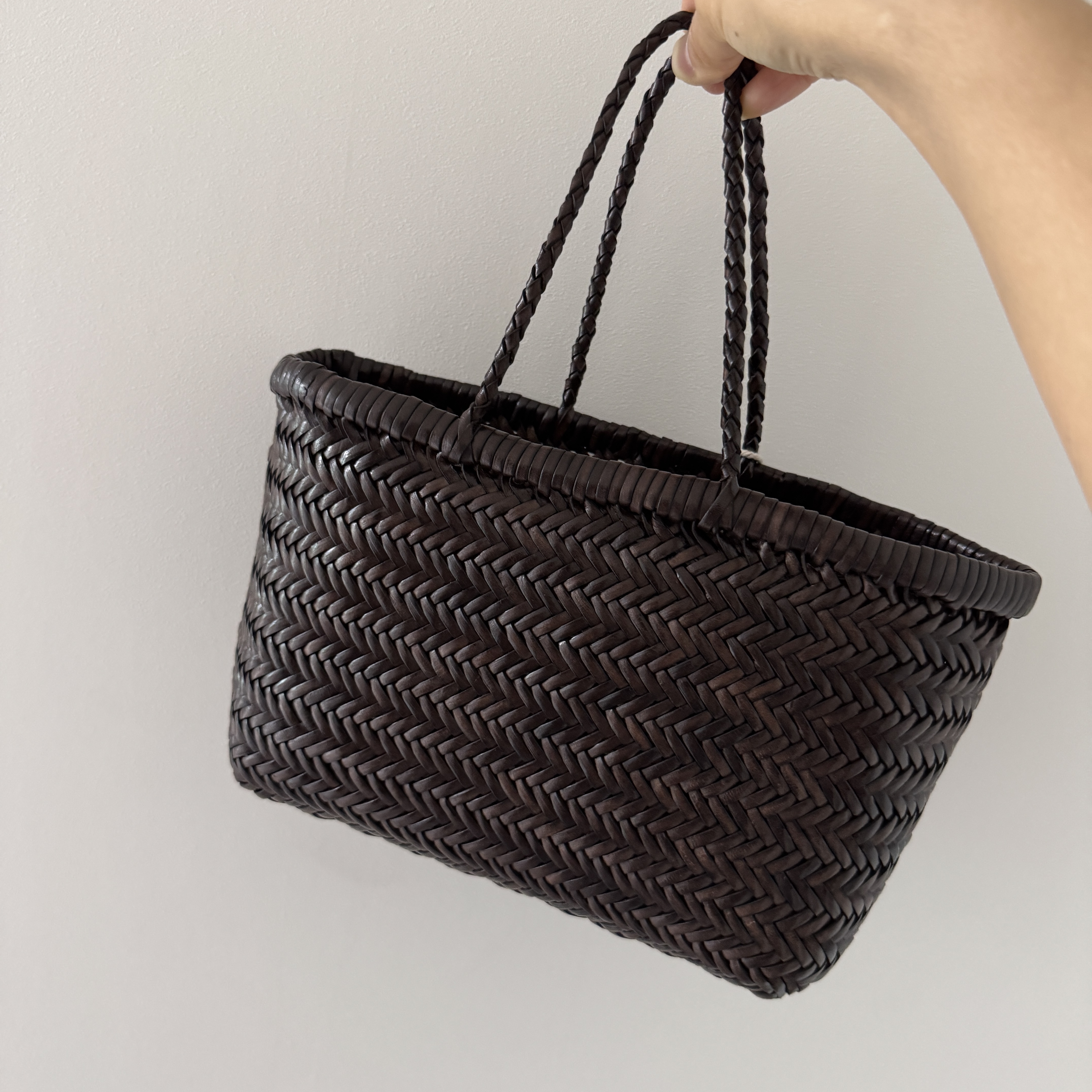Dragon Diffusion Triple Jump Mini Dark Brown 착용 스타일 - 2