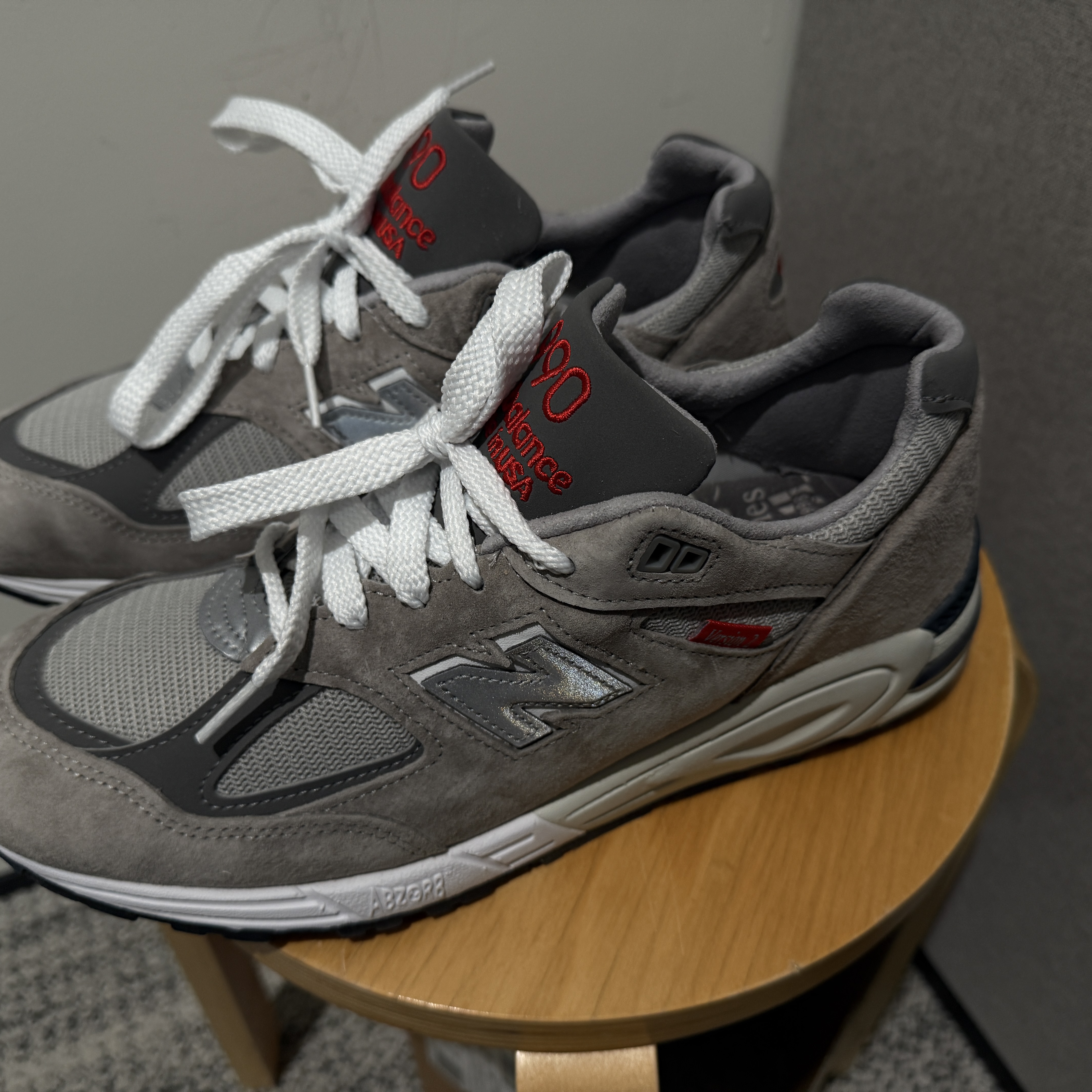 New Balance 990vs2 Made in USA Grey 착용 스타일