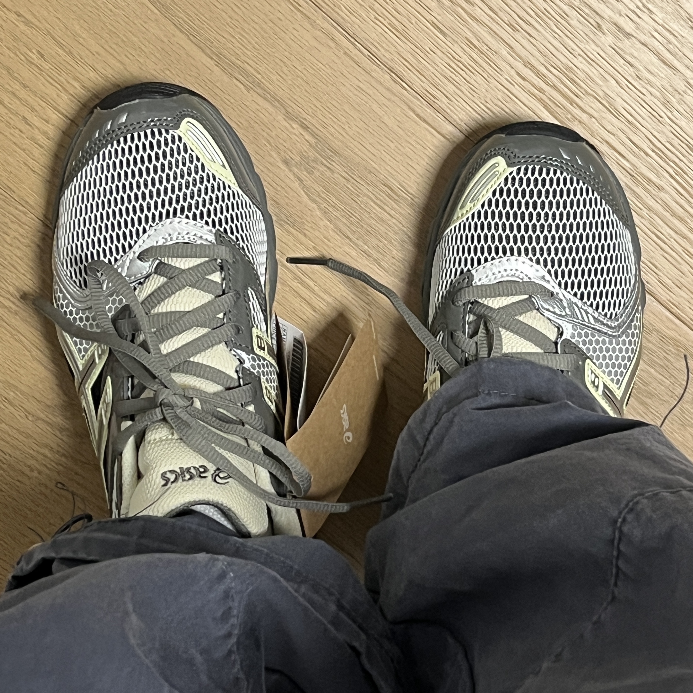 Asics Gel-DS Trainer 14 Truffle Grey Pure Silver 착용 스타일