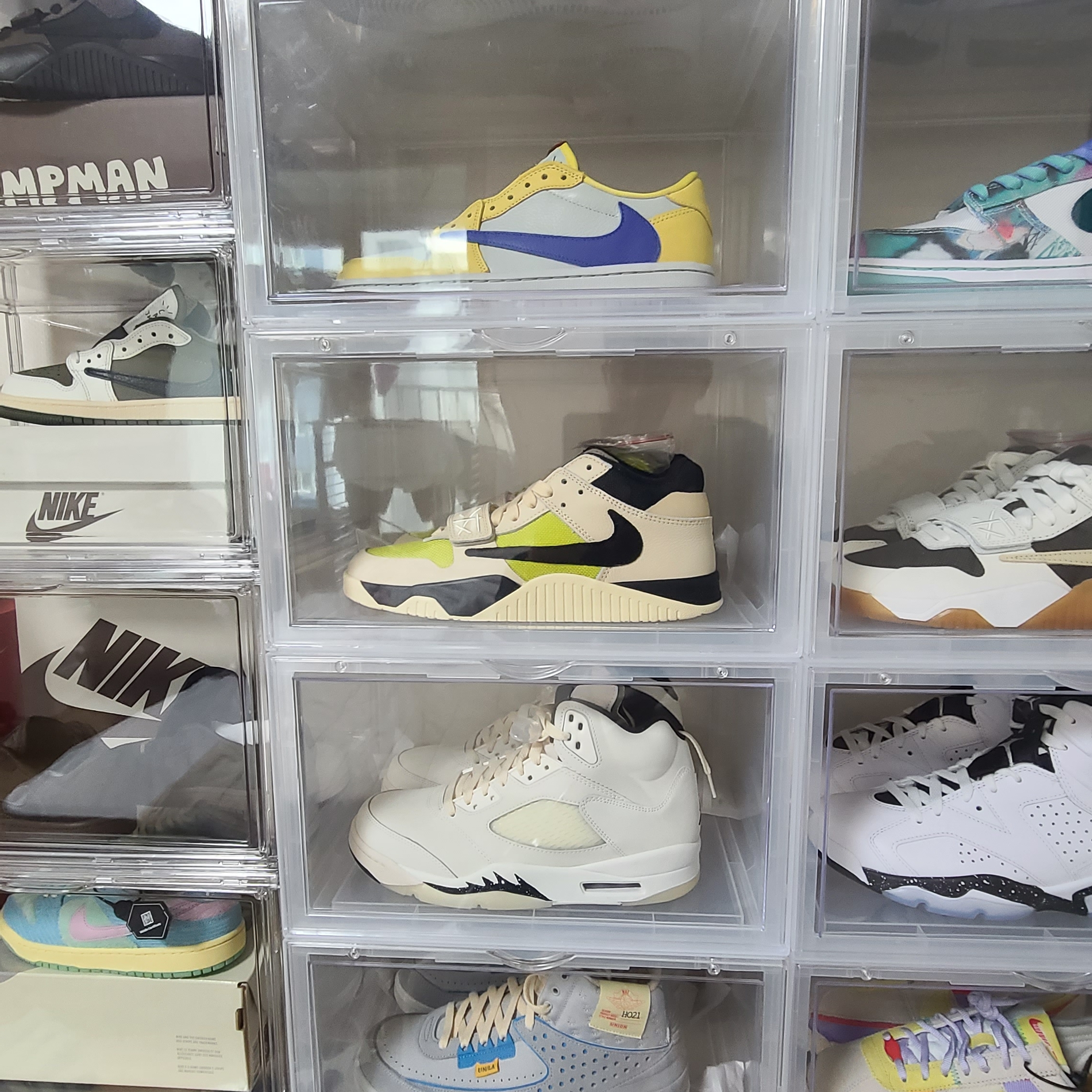 Jordan x Travis Scott Jumpman Jack TR Bright Cactus 착용 스타일 - 4