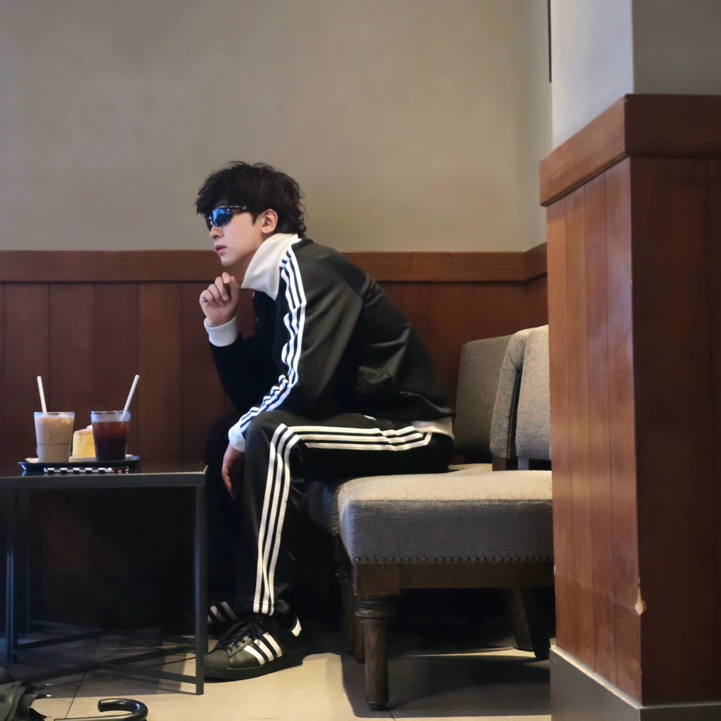 Adidas Adicolor Classics Beckenbauer Track Jacket Black - KR Sizing, Adidas Adicolor Classics Beckenbauer Track Jacket Black - US Sizing 착용 스타일 - 2