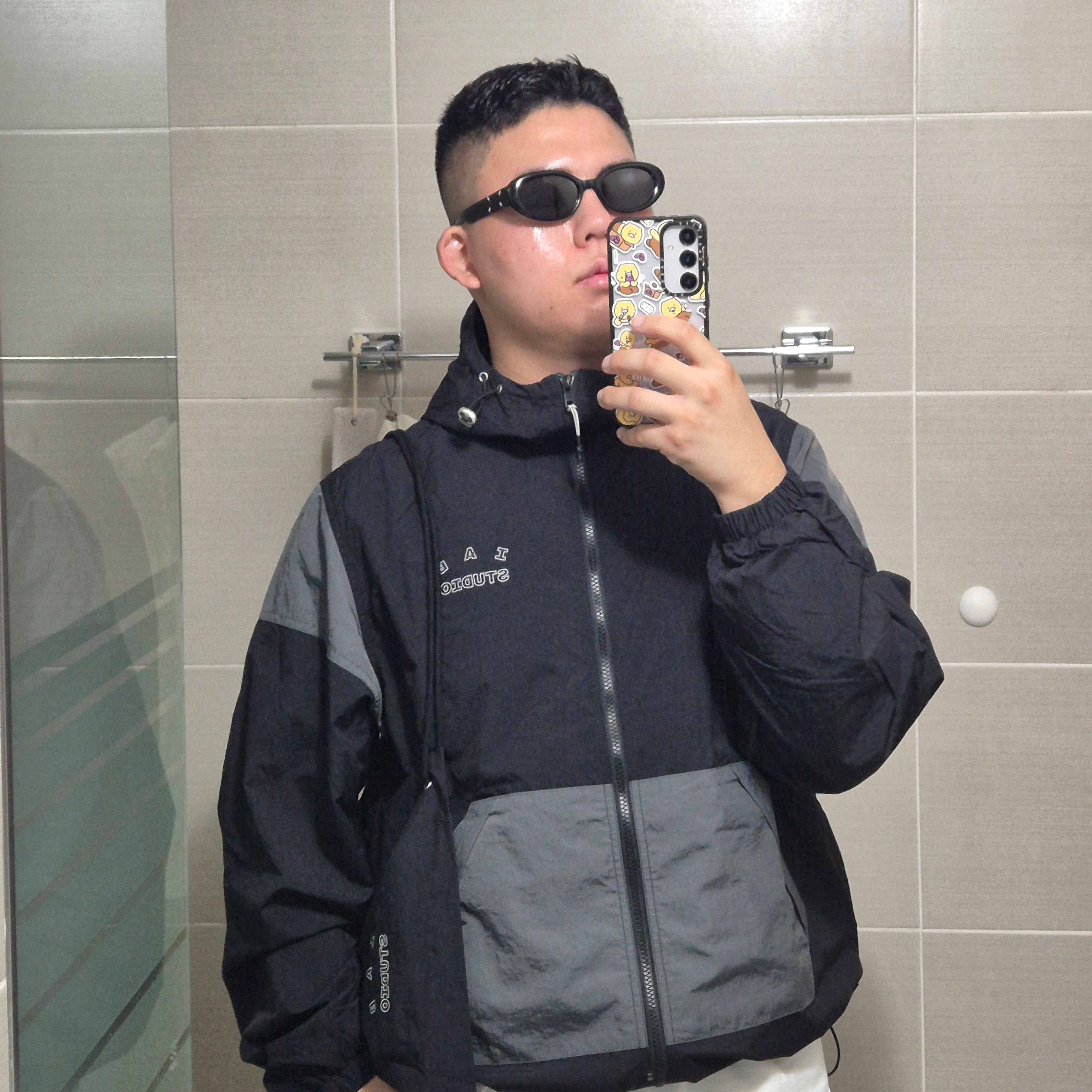 IAB Studio Wind Jacket Pack Black Silver, Gentle Monster x Maison Margiela MM107 Black Black 착용 스타일