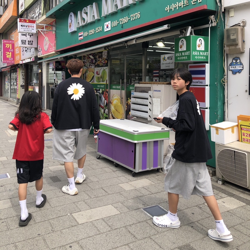 Nike x Supreme Air Force 1 Low White, Nike x Peaceminusone LS T-Shirt Black (DR0098-010) 착용 스타일 - 4
