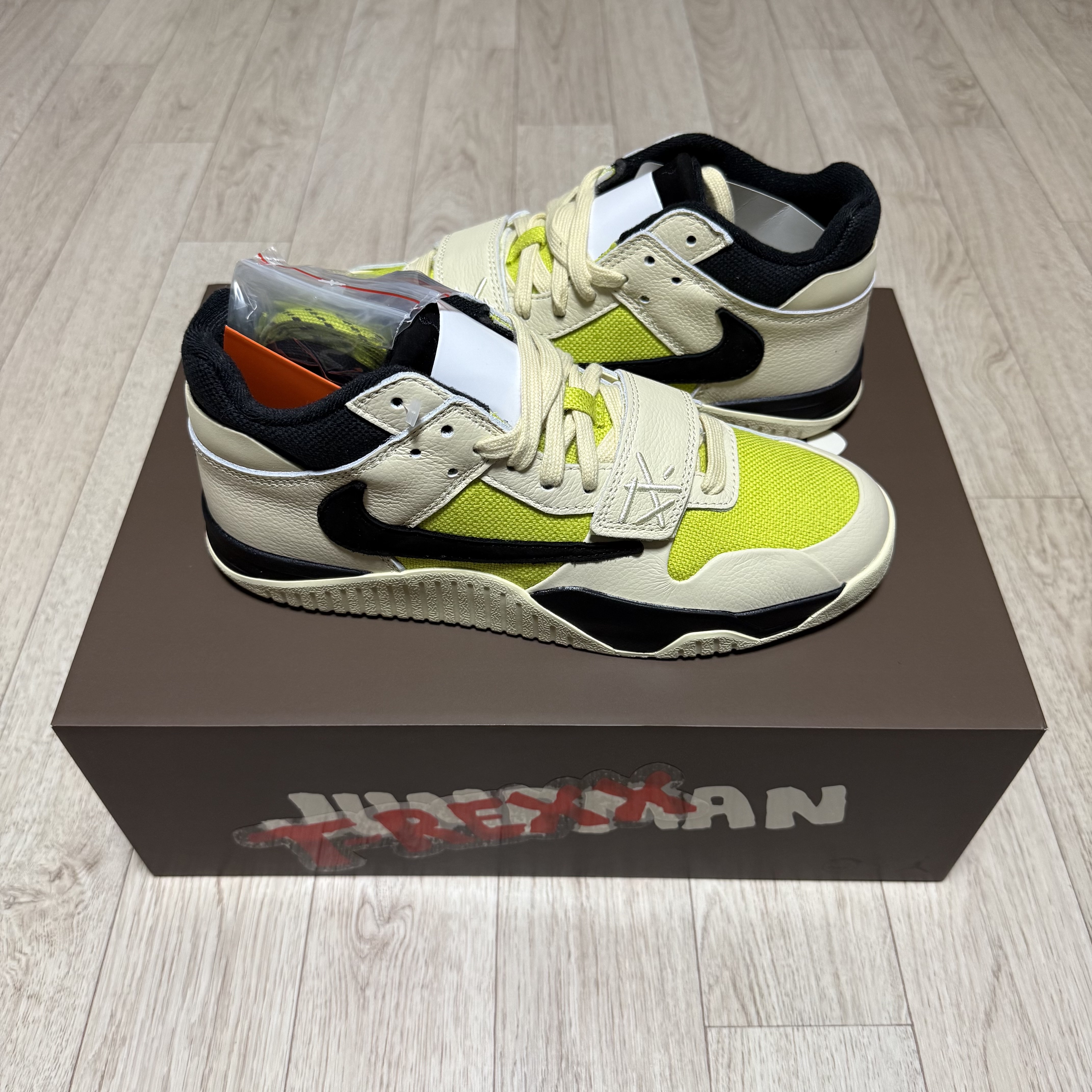 Jordan x Travis Scott Jumpman Jack TR Bright Cactus 착용 스타일