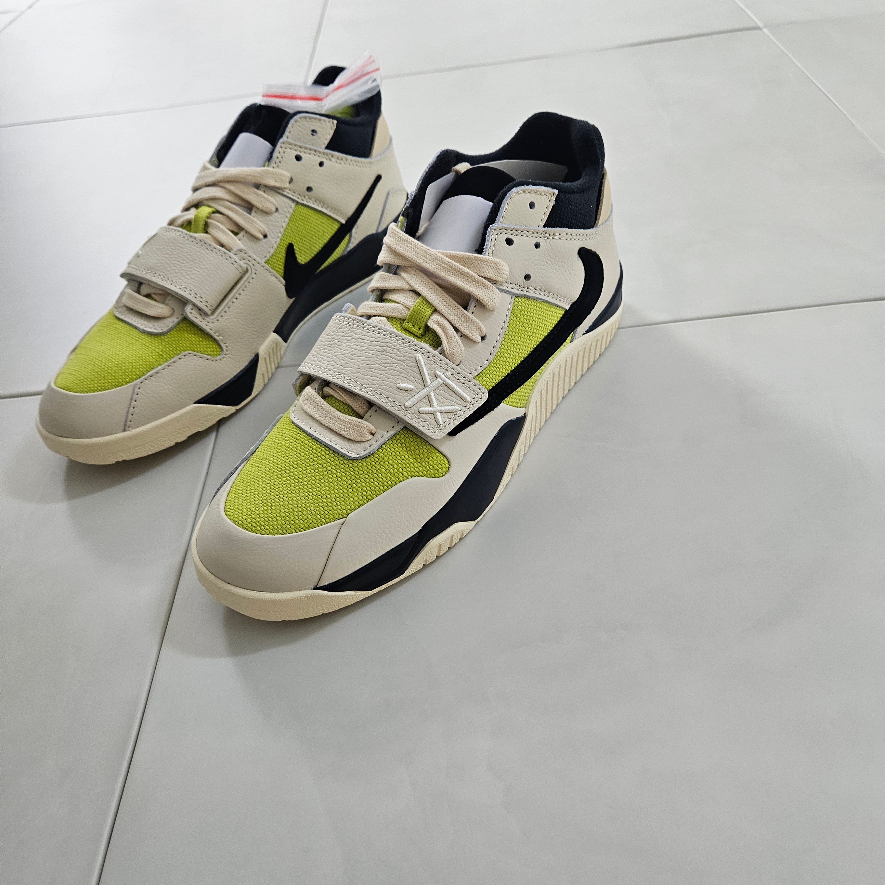 Jordan x Travis Scott Jumpman Jack TR Bright Cactus 착용 스타일