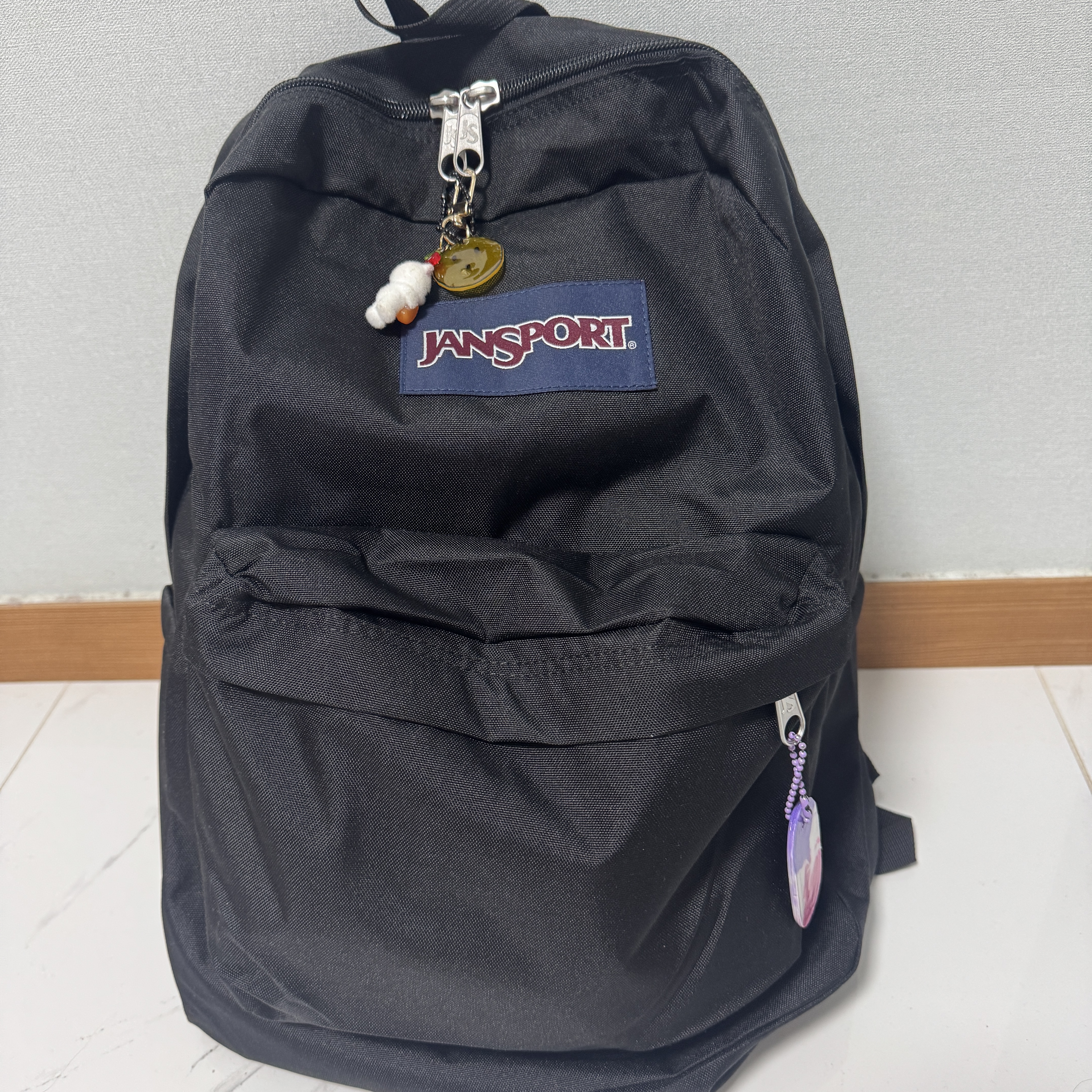 Jansport Superbreak Backpack Black 착용 스타일