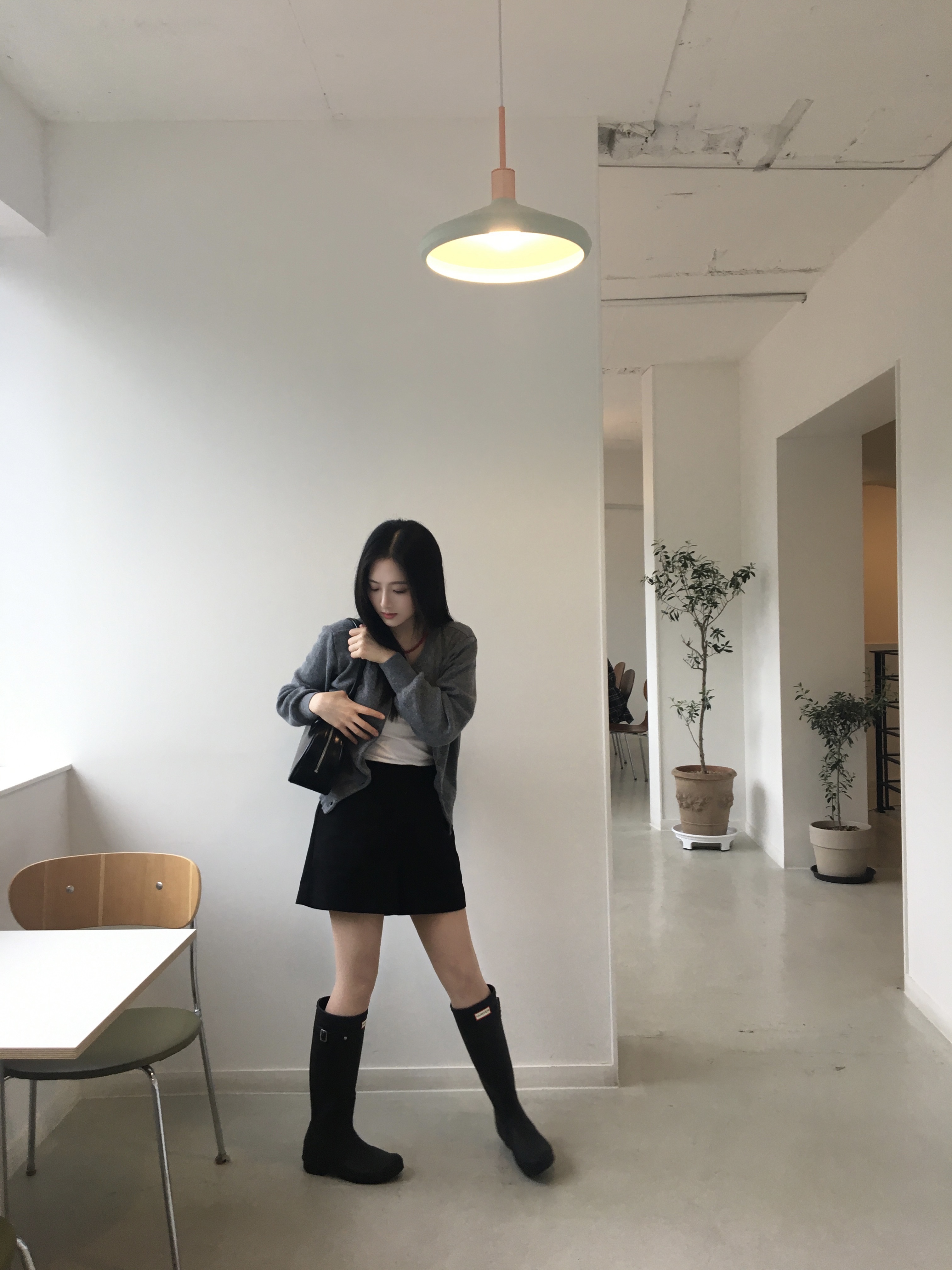 (W) Hunter Original Tall Rain Boots Black, Fottsfotts Bowling Bag Black 착용 스타일