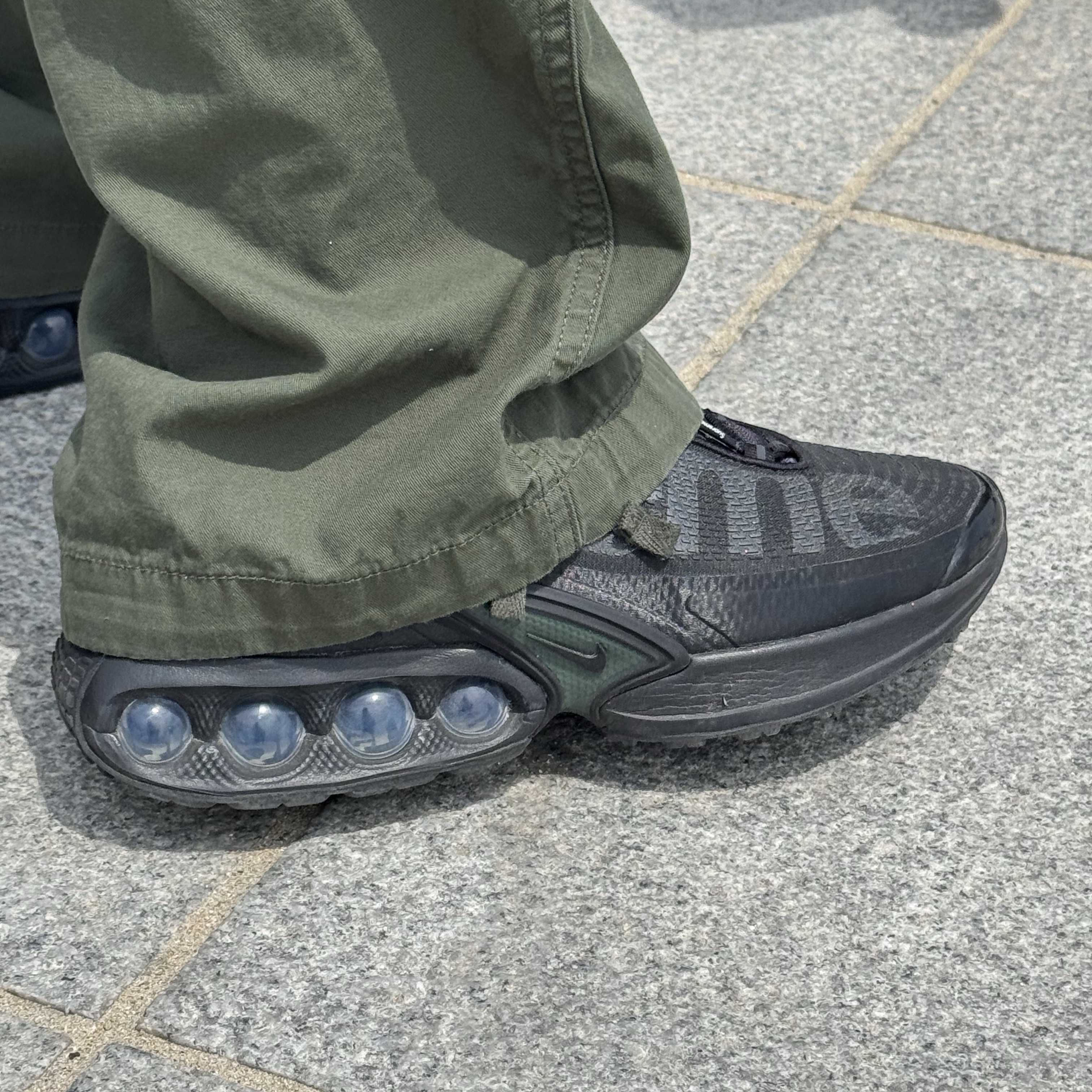Supreme x Nike Arc Corduroy 6-Panel Black - 22SS, Nike x Supreme Air Max DN SP Black Galactic Jade 착용 스타일 - 4