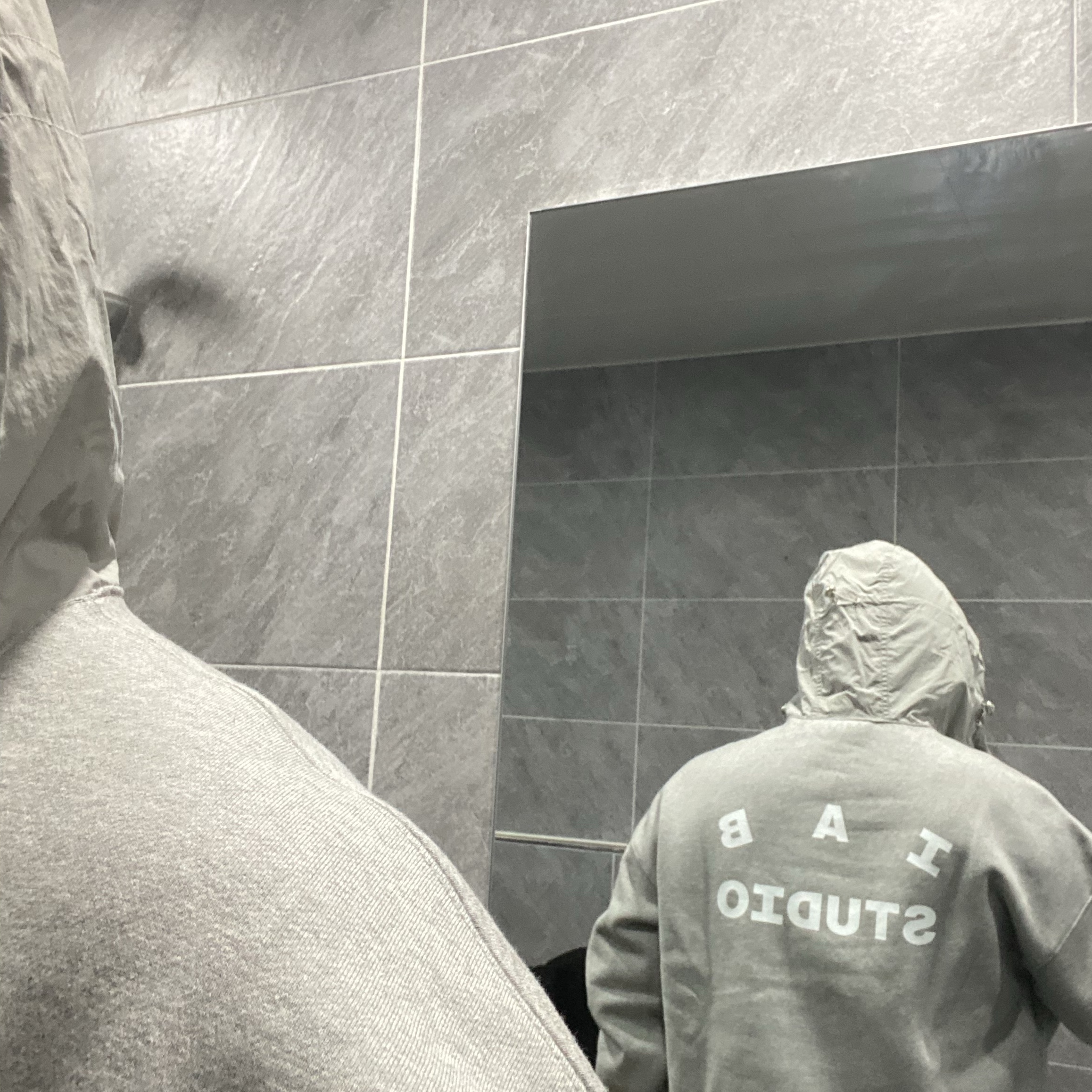 IAB Studio Woven Hoodie Gray White 착용 스타일 - 2