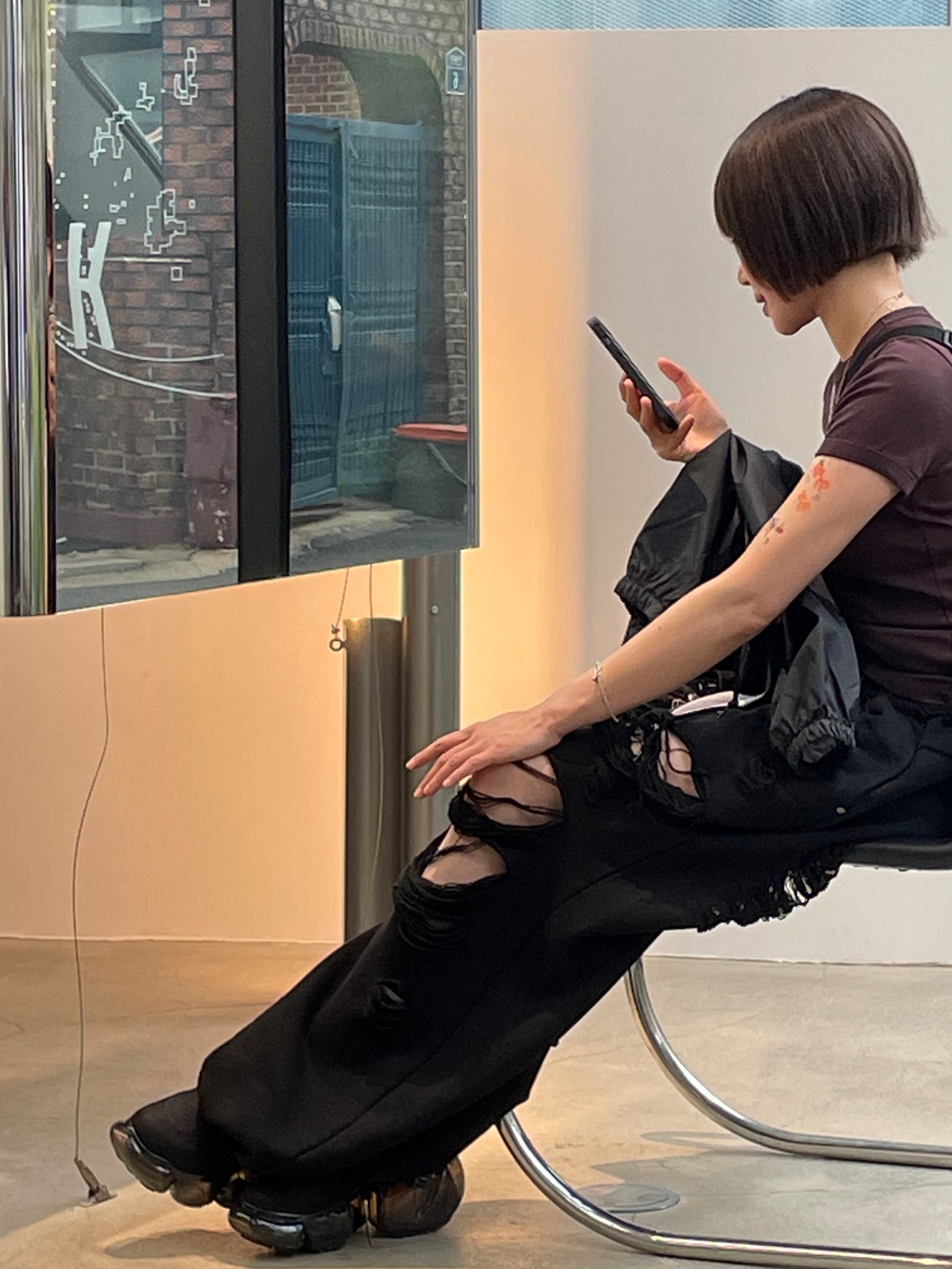 (W) Treemingbird Scratch Damage Wide Sweatpants Black, Supreme Mesh Mini Duffle Bag Black - 23SS 착용 스타일 - 4