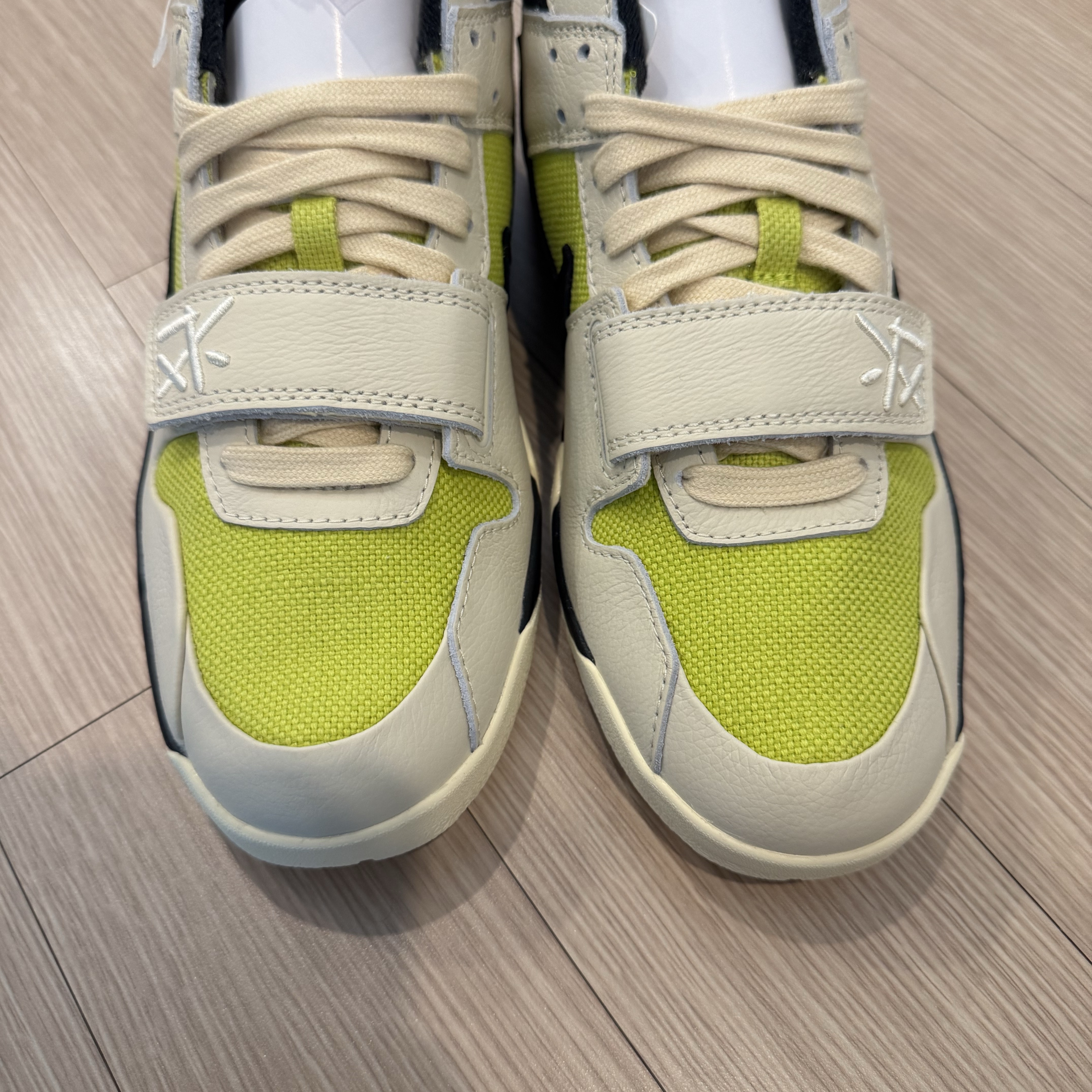 Jordan x Travis Scott Jumpman Jack TR Bright Cactus 착용 스타일 - 3
