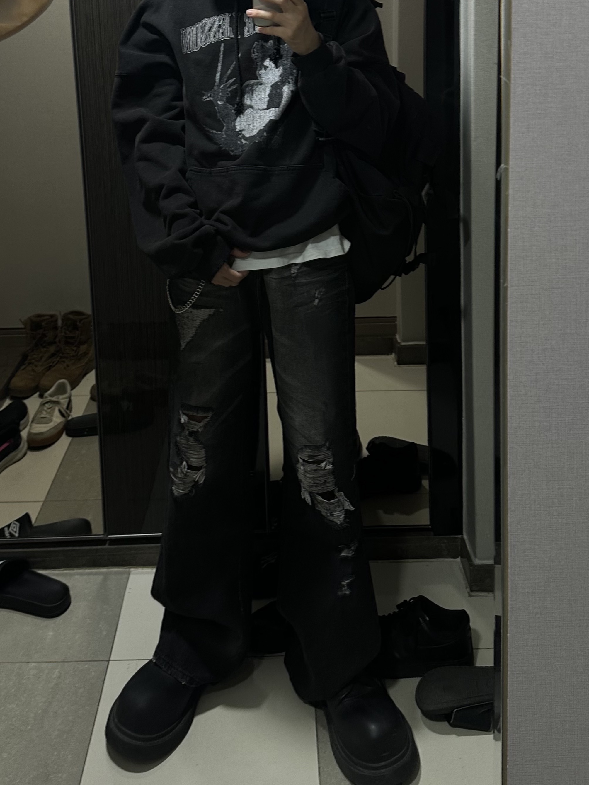 Balenciaga Steroid Derby Black, Project G/R Etiquette Lesson Vintage Washed Hoodie Black 착용 스타일 - 1