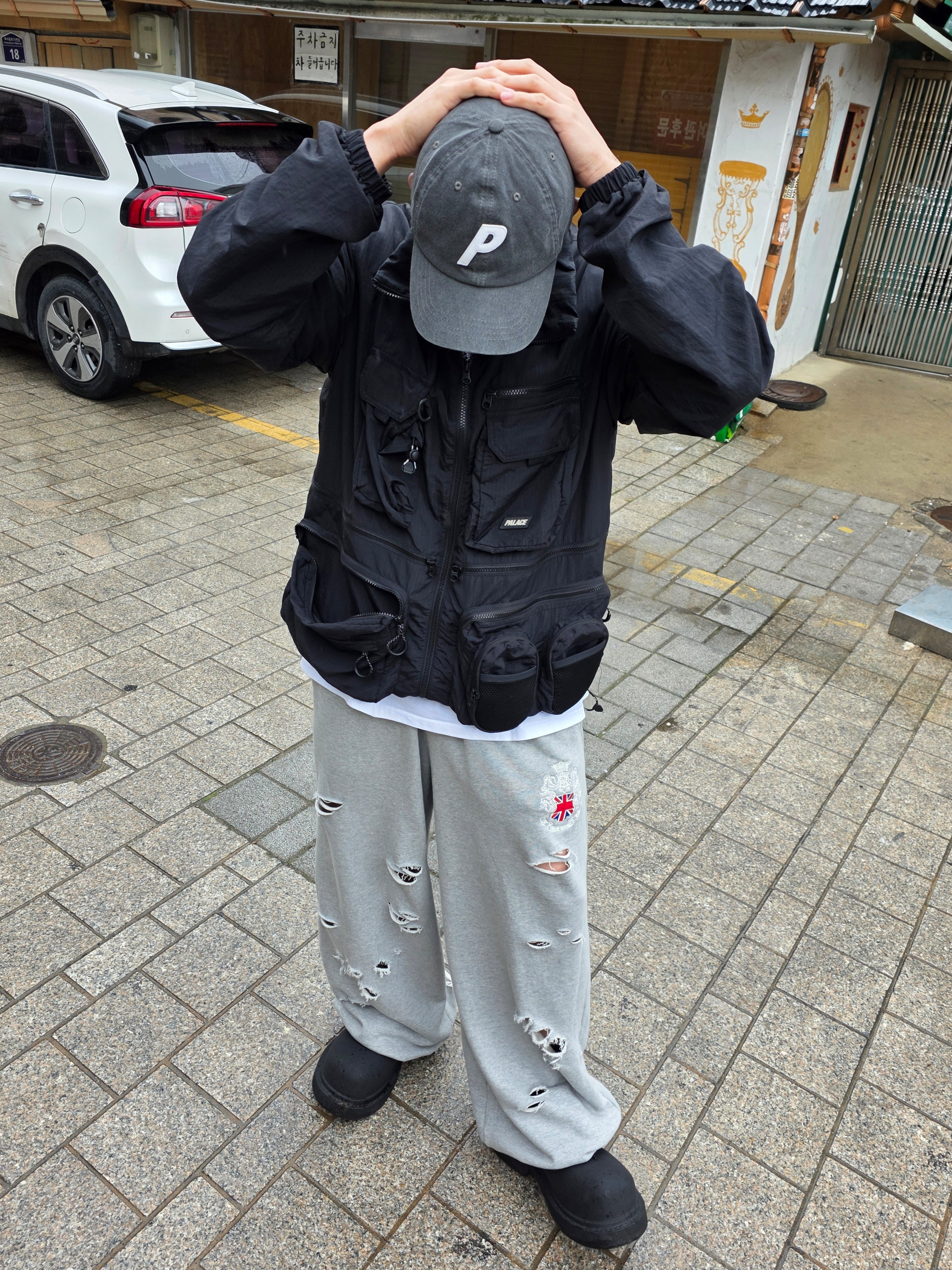 Palace Bare Storage Jacket Black - 20SS, Balenciaga Steroid Derby Black 착용 스타일 - 1
