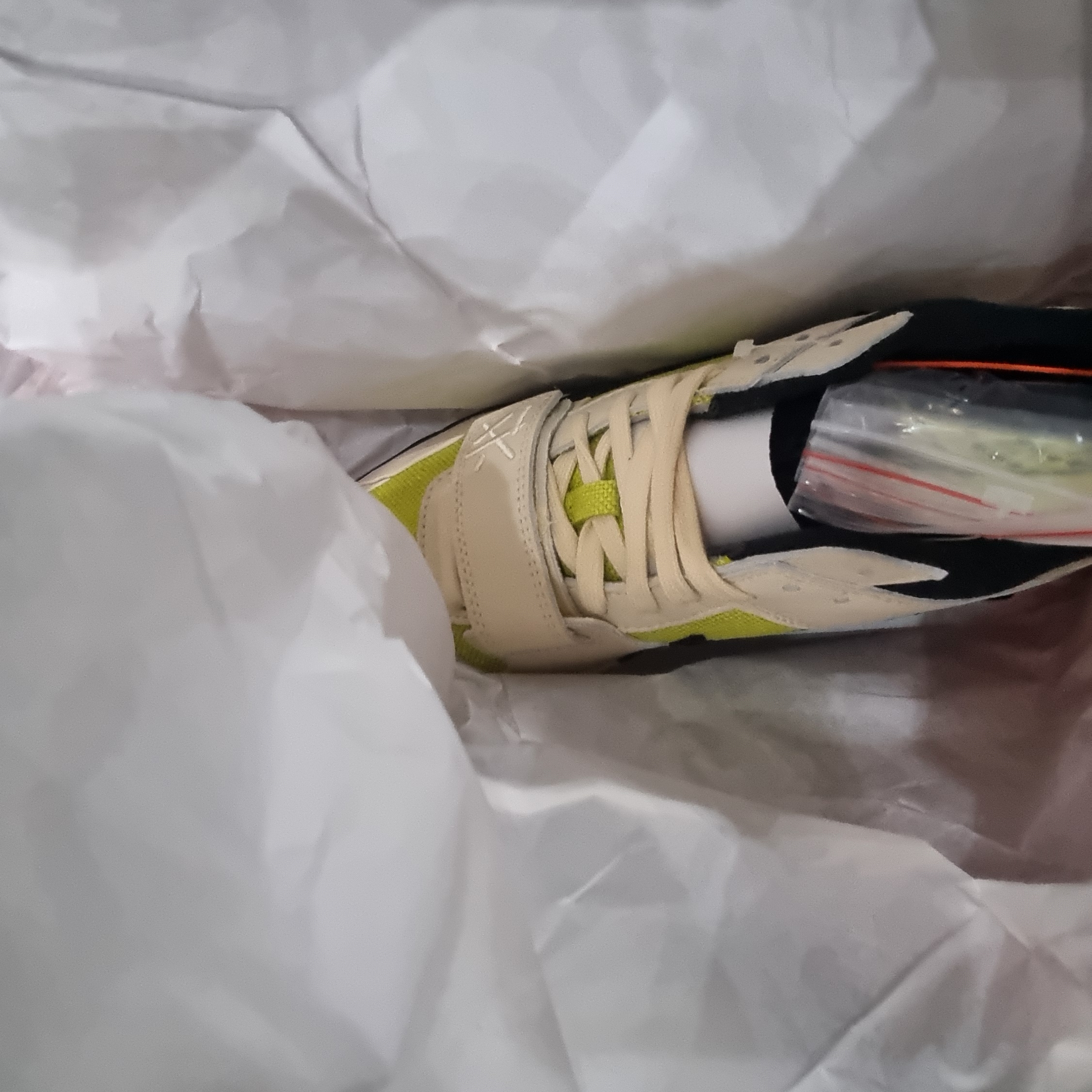 Jordan x Travis Scott Jumpman Jack TR Bright Cactus 착용 스타일 - 1