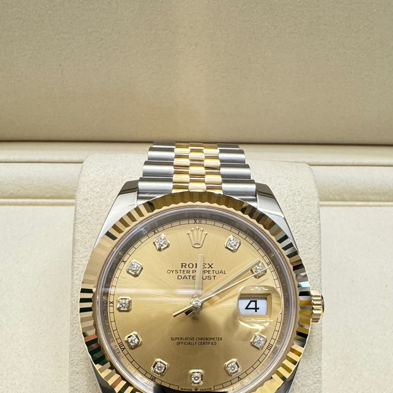 Rolex Datejust 41mm 126333 Champagne Diamond-Set Jubilee 착용 스타일