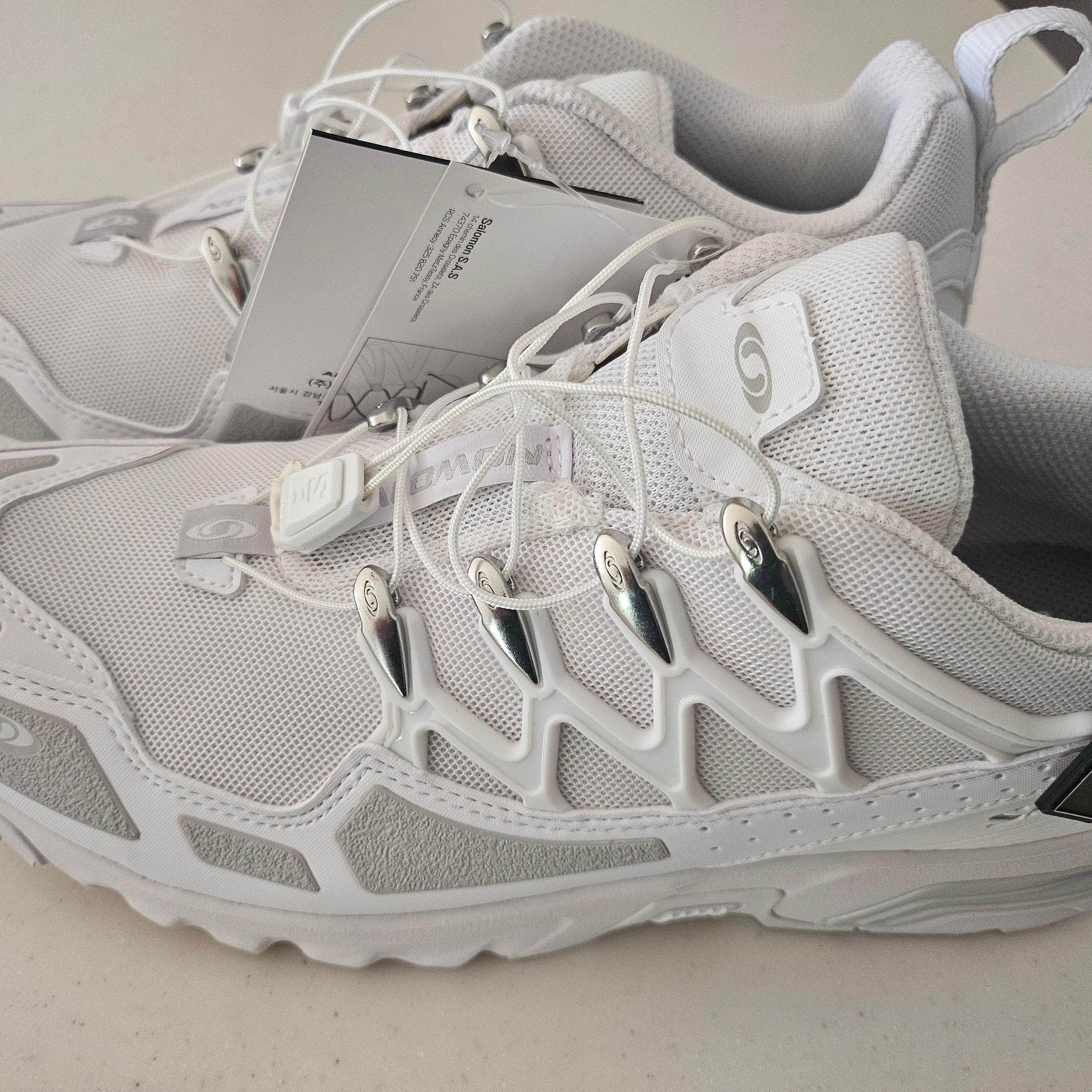 Salomon ACS + White Silver 착용 스타일 - 1