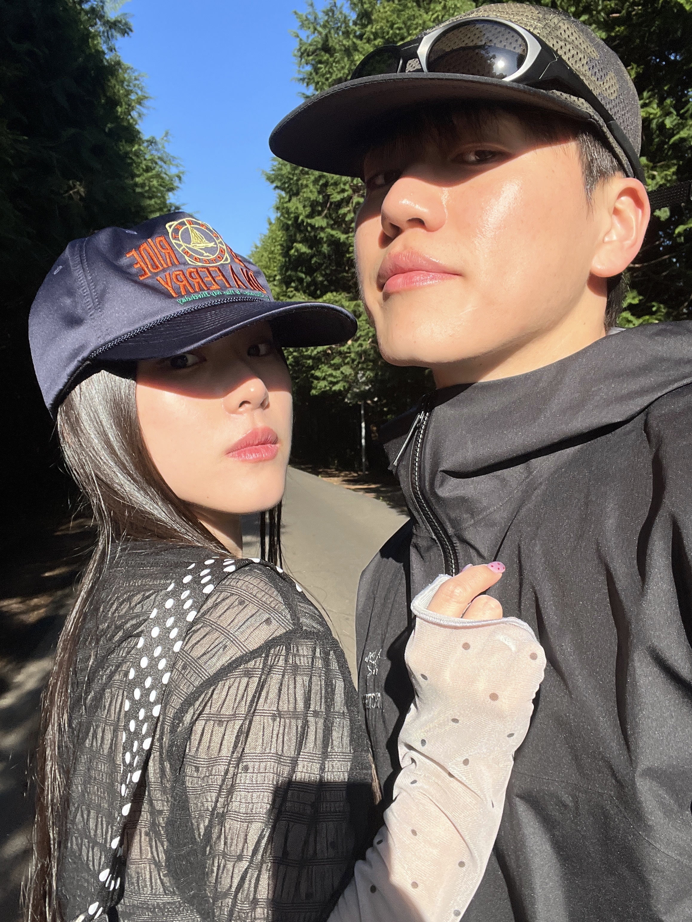 Arc'teryx Beta Jacket Black, Oakley Eye Jacket Redux Matte Black Frame Prizm Grey Lenses High Bridge Fit 착용 스타일 - 4