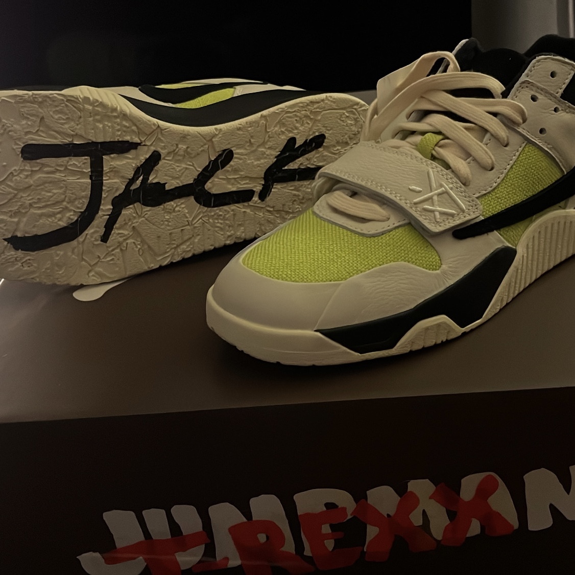 Jordan x Travis Scott Jumpman Jack TR Bright Cactus 착용 스타일