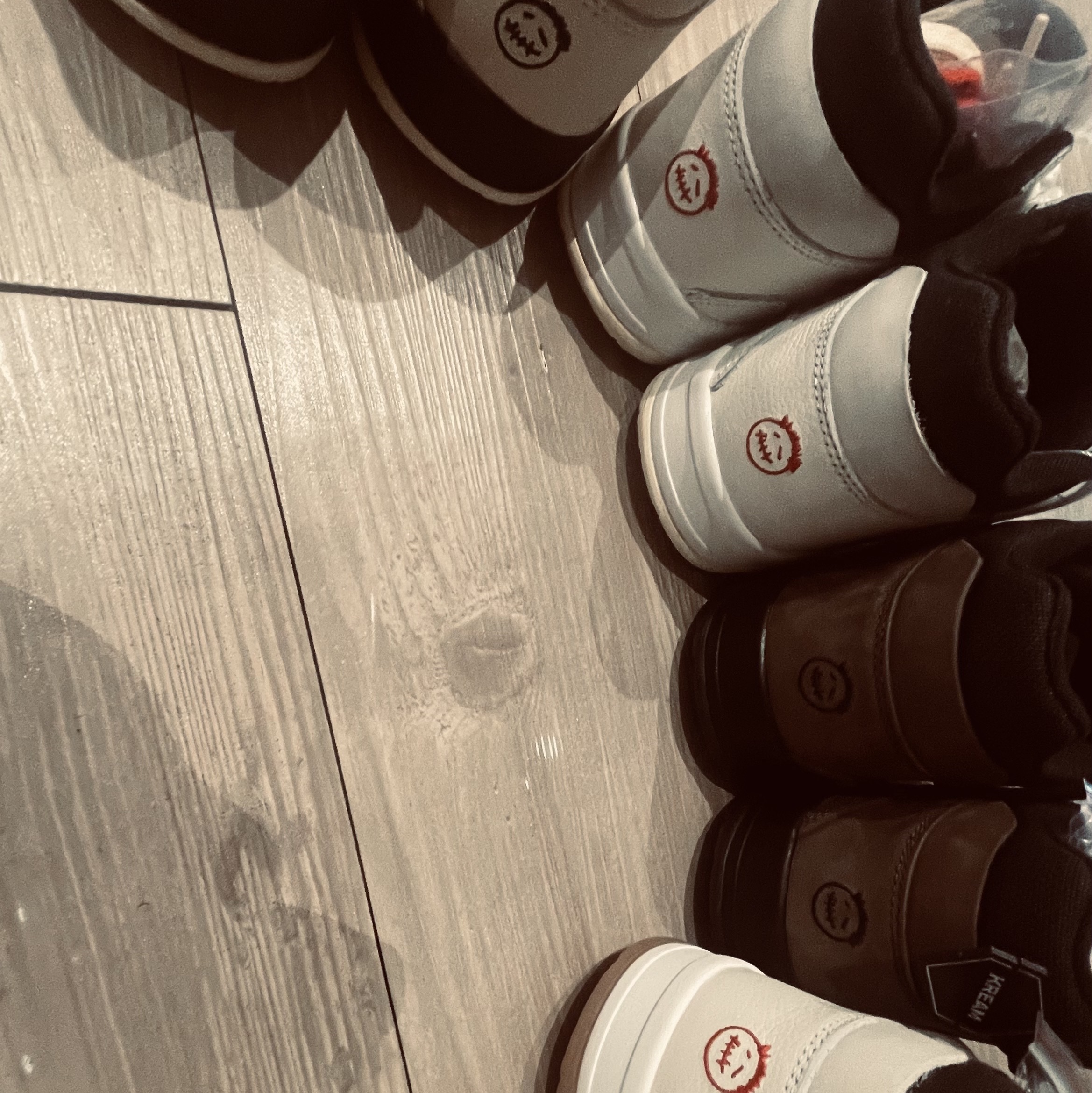 Jordan x Travis Scott Jumpman Jack TR University Red, Jordan x Travis Scott Jumpman Jack TR Sail and Dark Mocha 착용 스타일 - 6