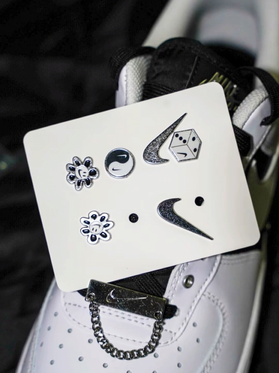 Nike Air Force 1 '07 PRM White Black 착용 스타일 - 2