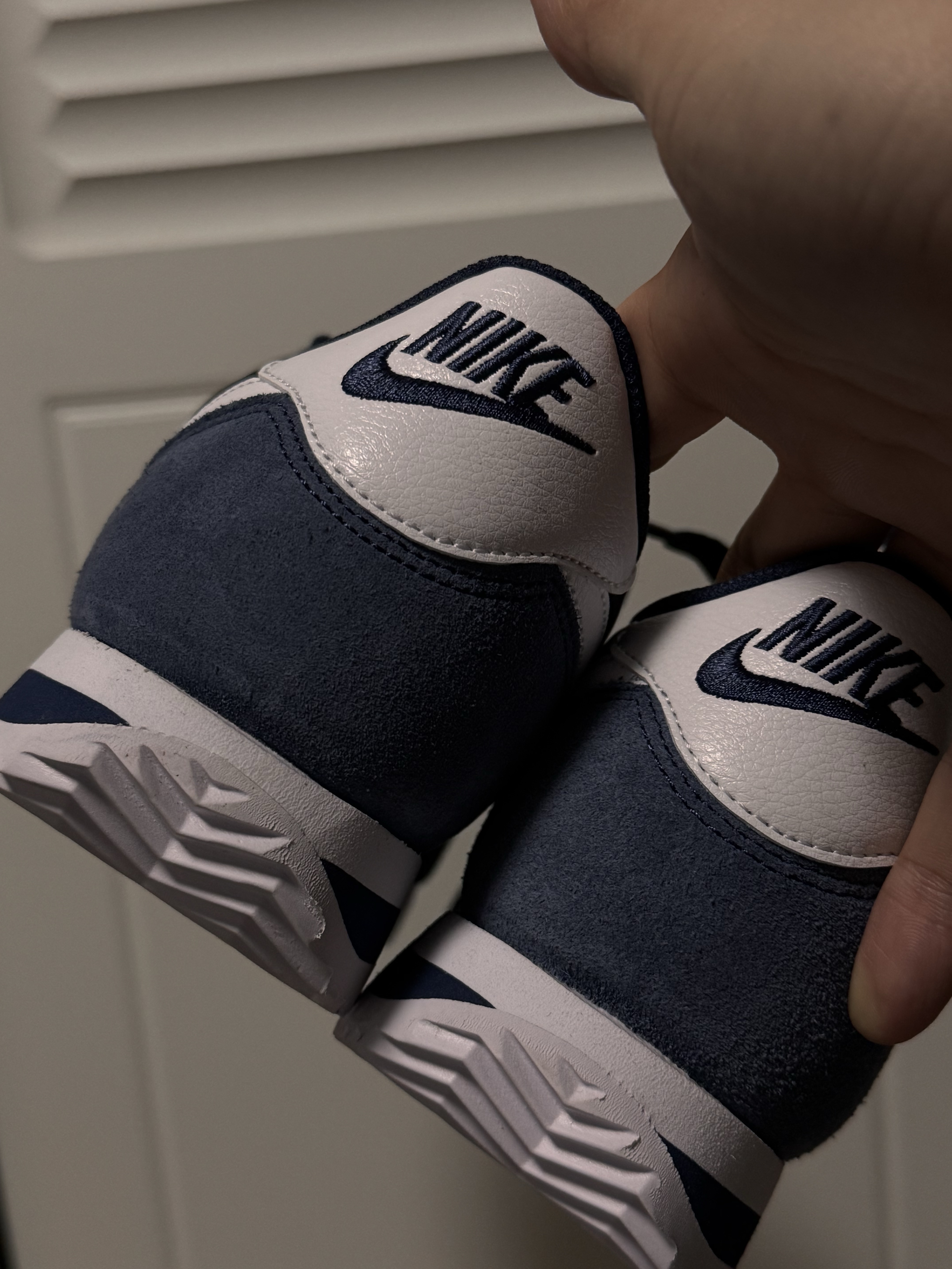 (W) Nike Cortez Midnight Navy 착용 스타일 - 3