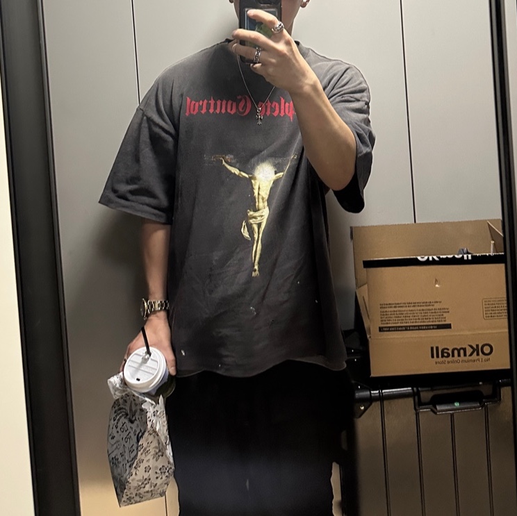 Saint Mxxxxxx x Kosuke Kawamura Complete Control S/S T-Shirt Black - 25SS 착용 스타일