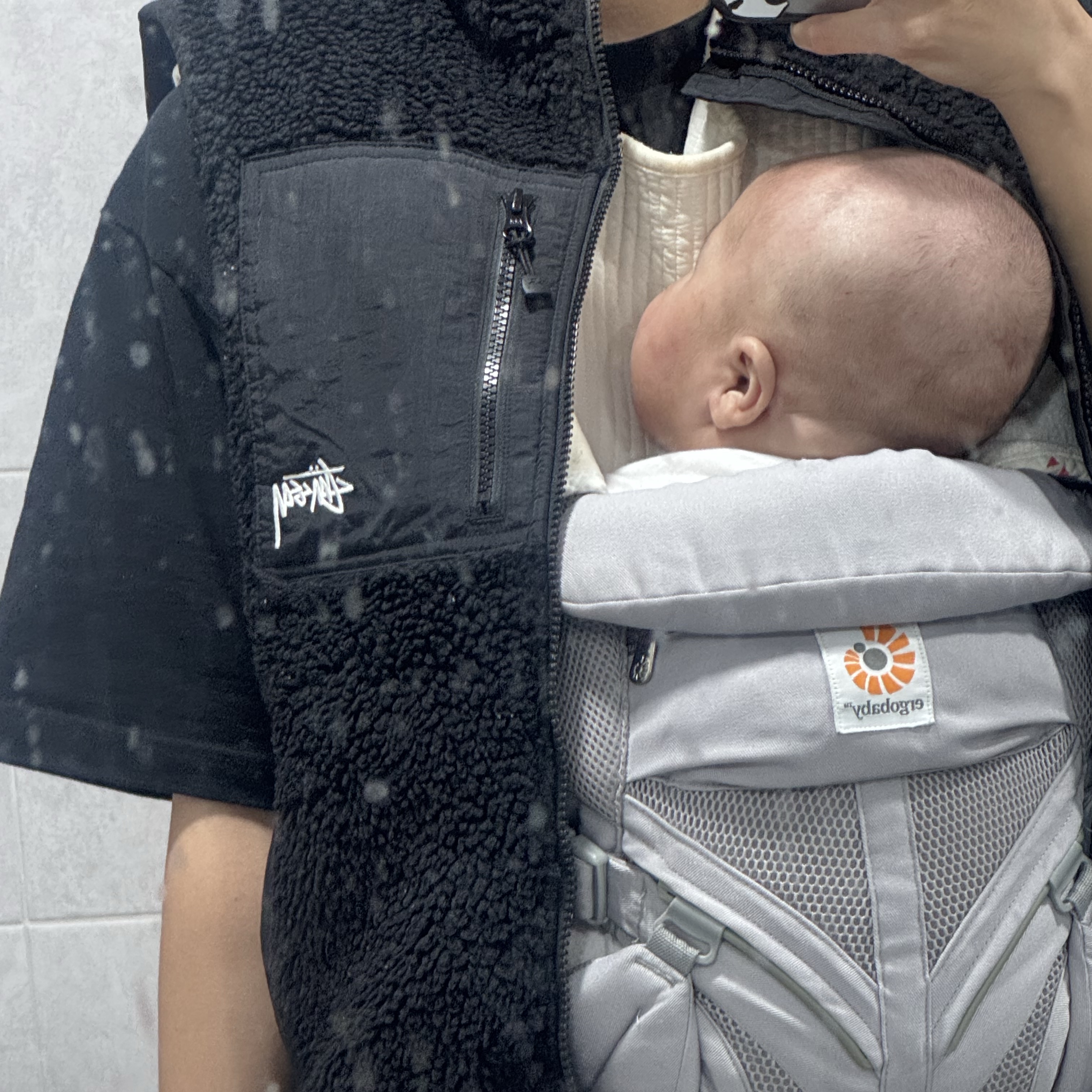 Stussy Sherpa Reversible Vest Black 착용 스타일 - 6