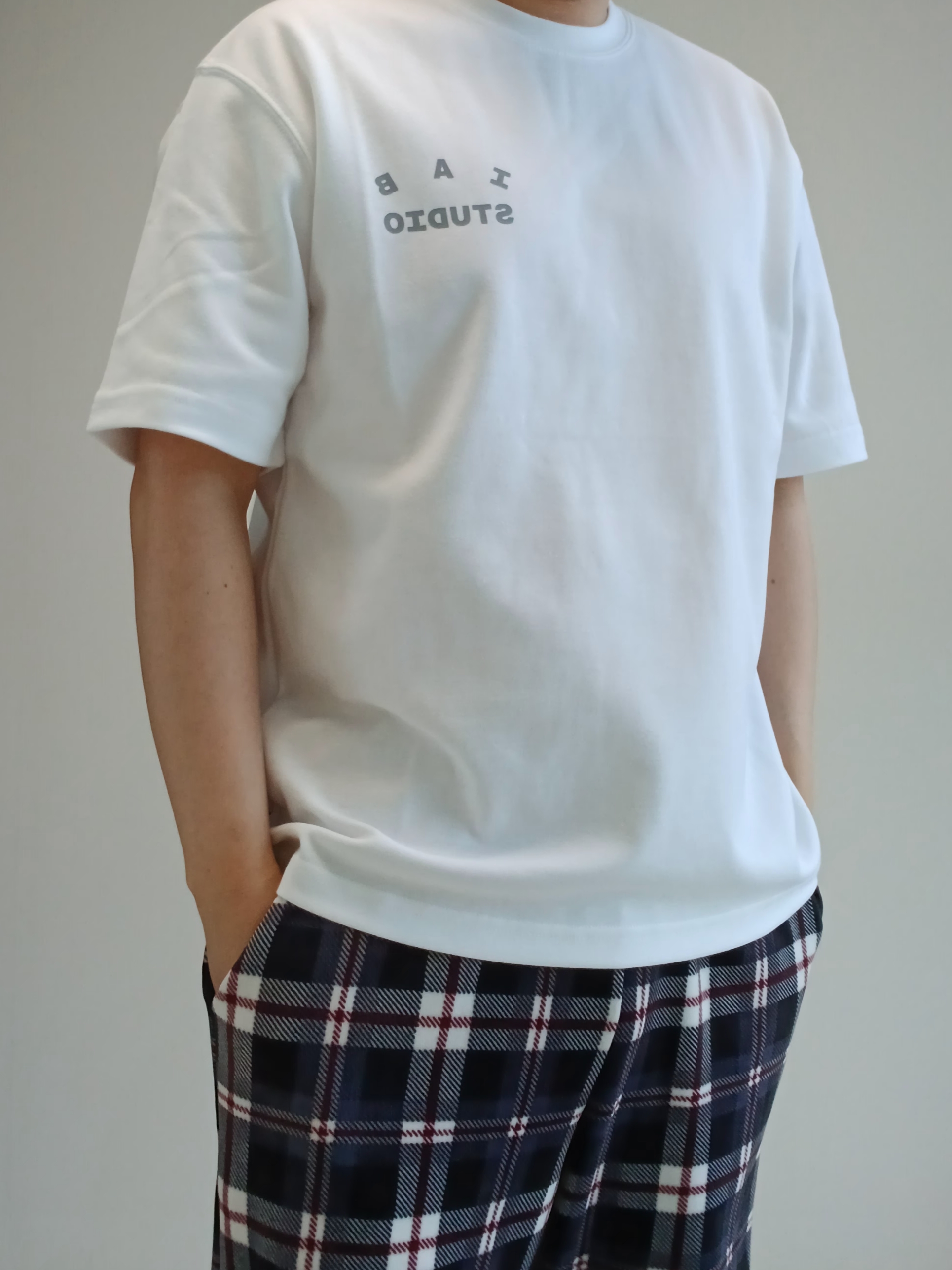IAB Studio T-Shirt White Gray 착용 스타일 - 7