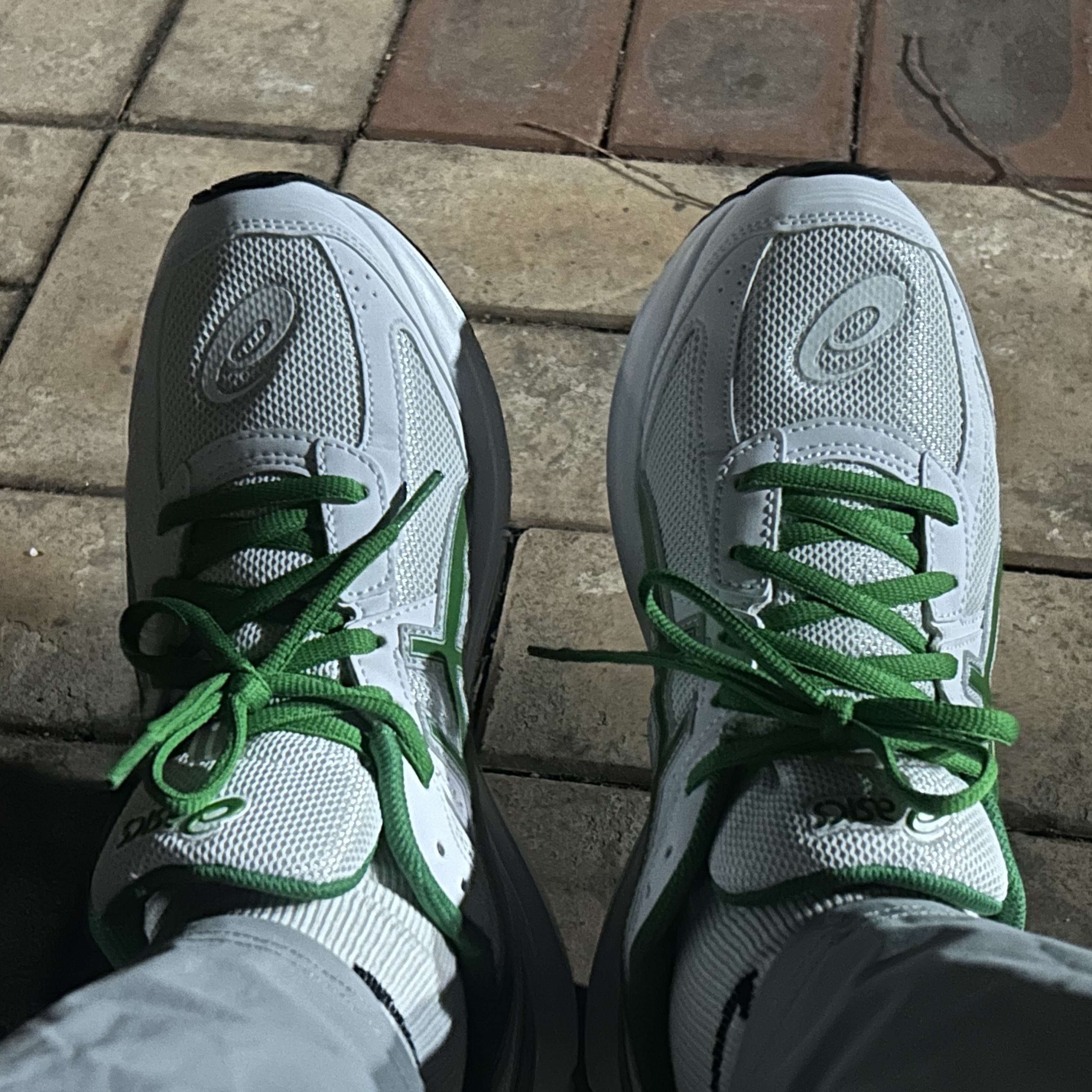 Asics Jog 100 S White Green - 2E Wide 착용 스타일 - 2