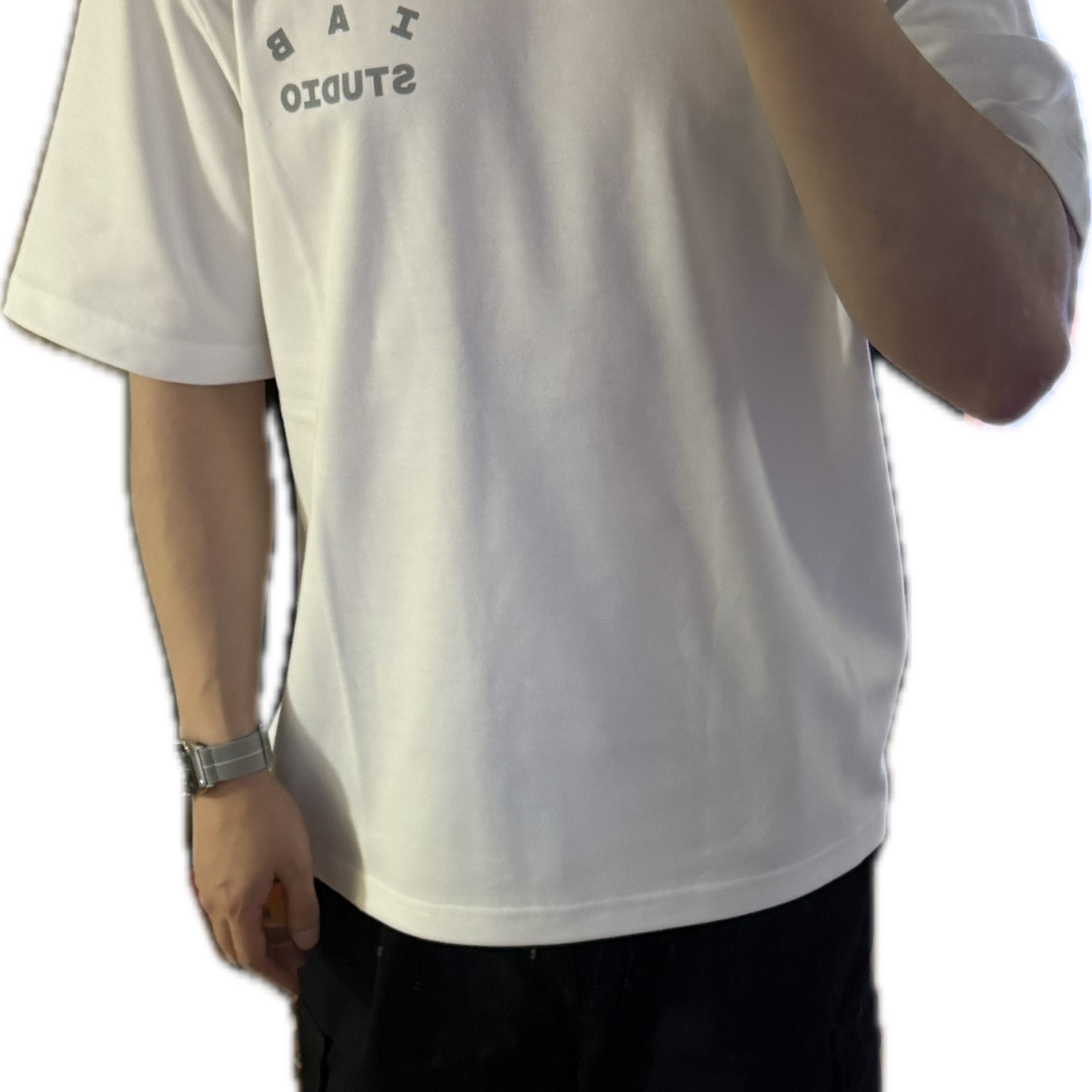 IAB Studio T-Shirt White Gray 착용 스타일 - 2