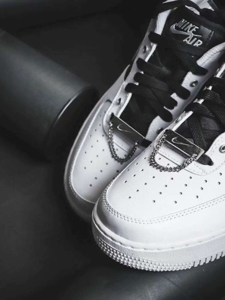 Nike Air Force 1 '07 PRM White Black 착용 스타일 - 1
