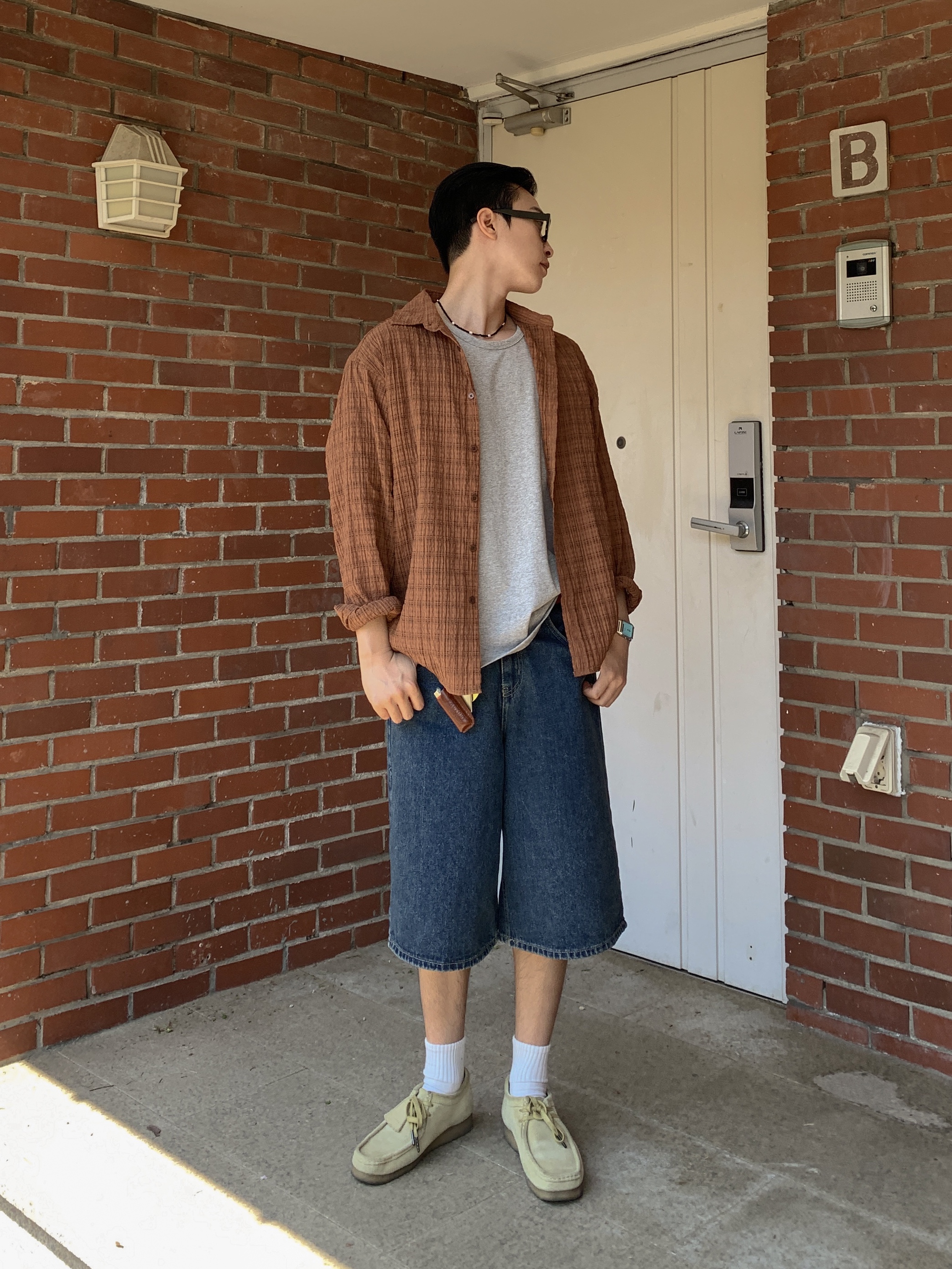 Clarks Wallabee Maple Suede, Casio AQ-230A-2A2MQY 착용 스타일 - 2