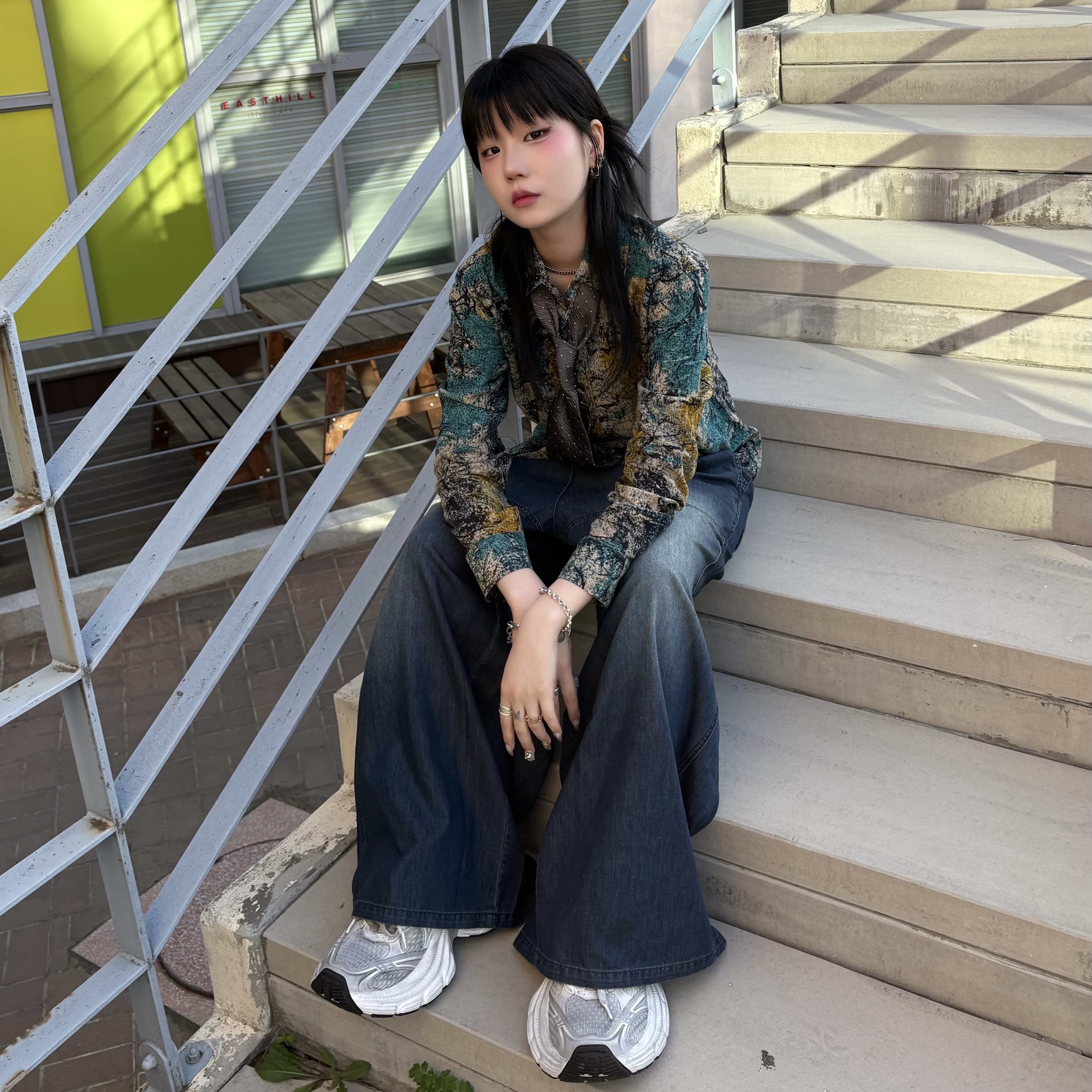 Balenciaga 10XL Sneakers White Grey Silver Black 착용 스타일 - 1