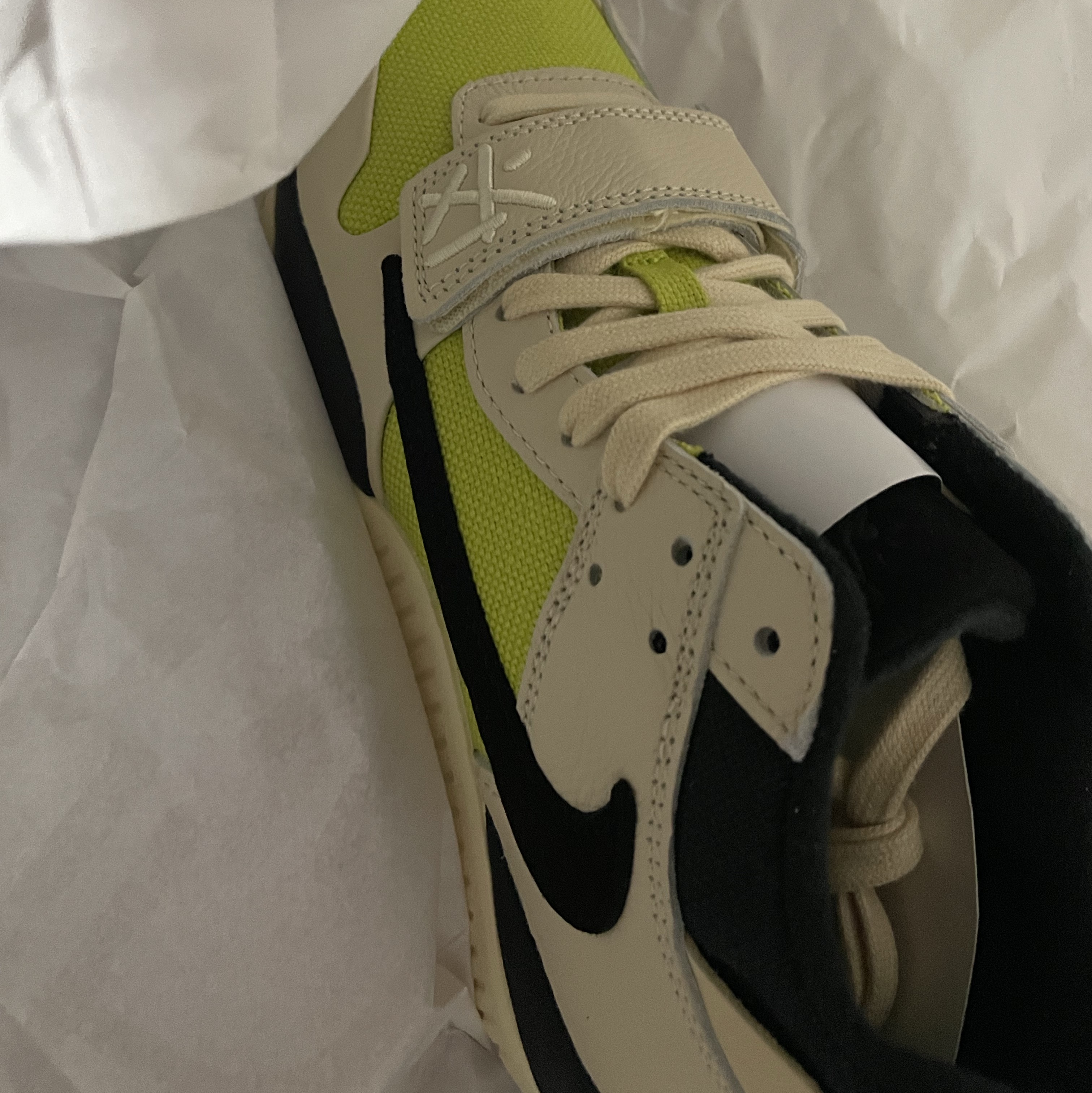 Jordan x Travis Scott Jumpman Jack TR Bright Cactus 착용 스타일