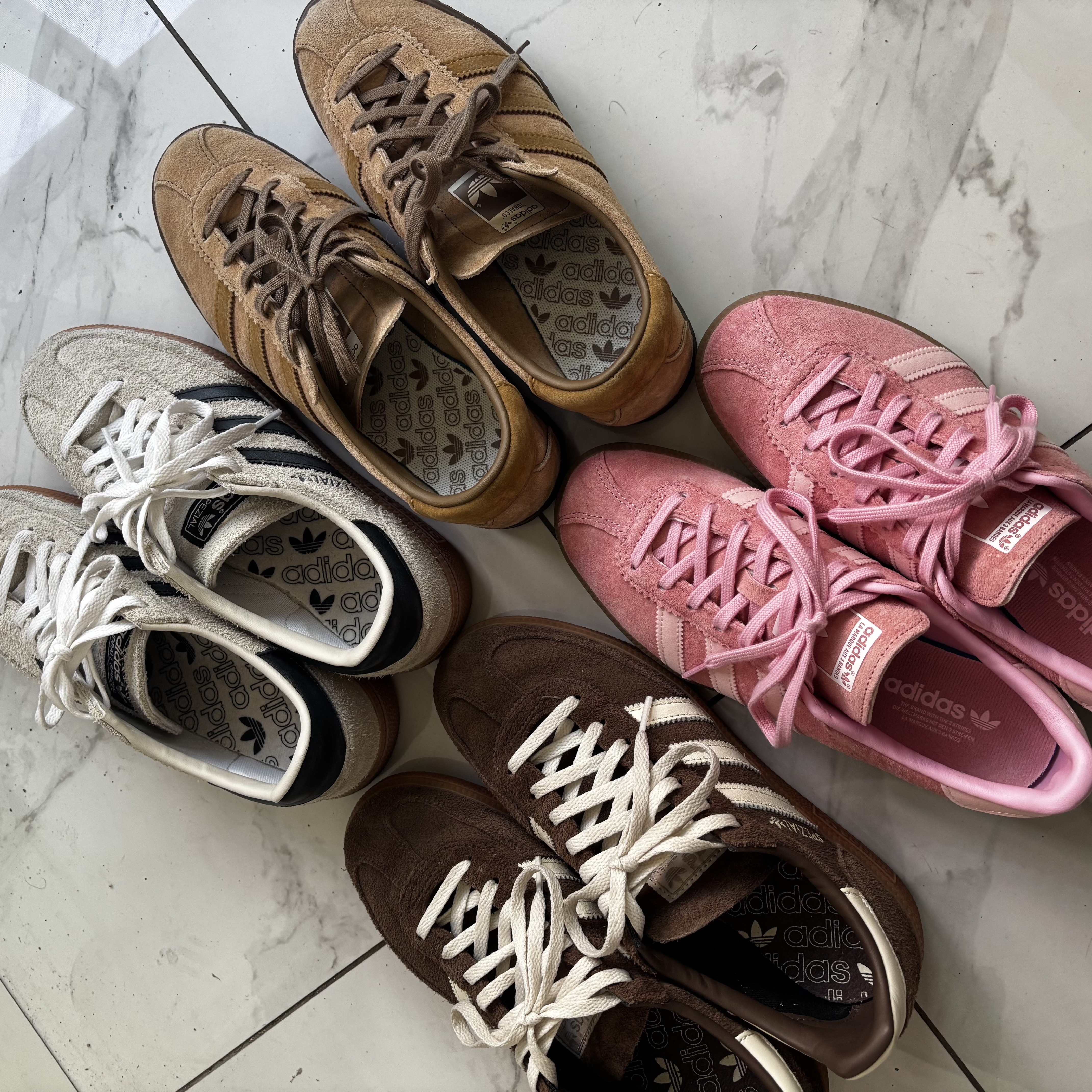 Adidas Bermuda Glow Pink 착용 스타일