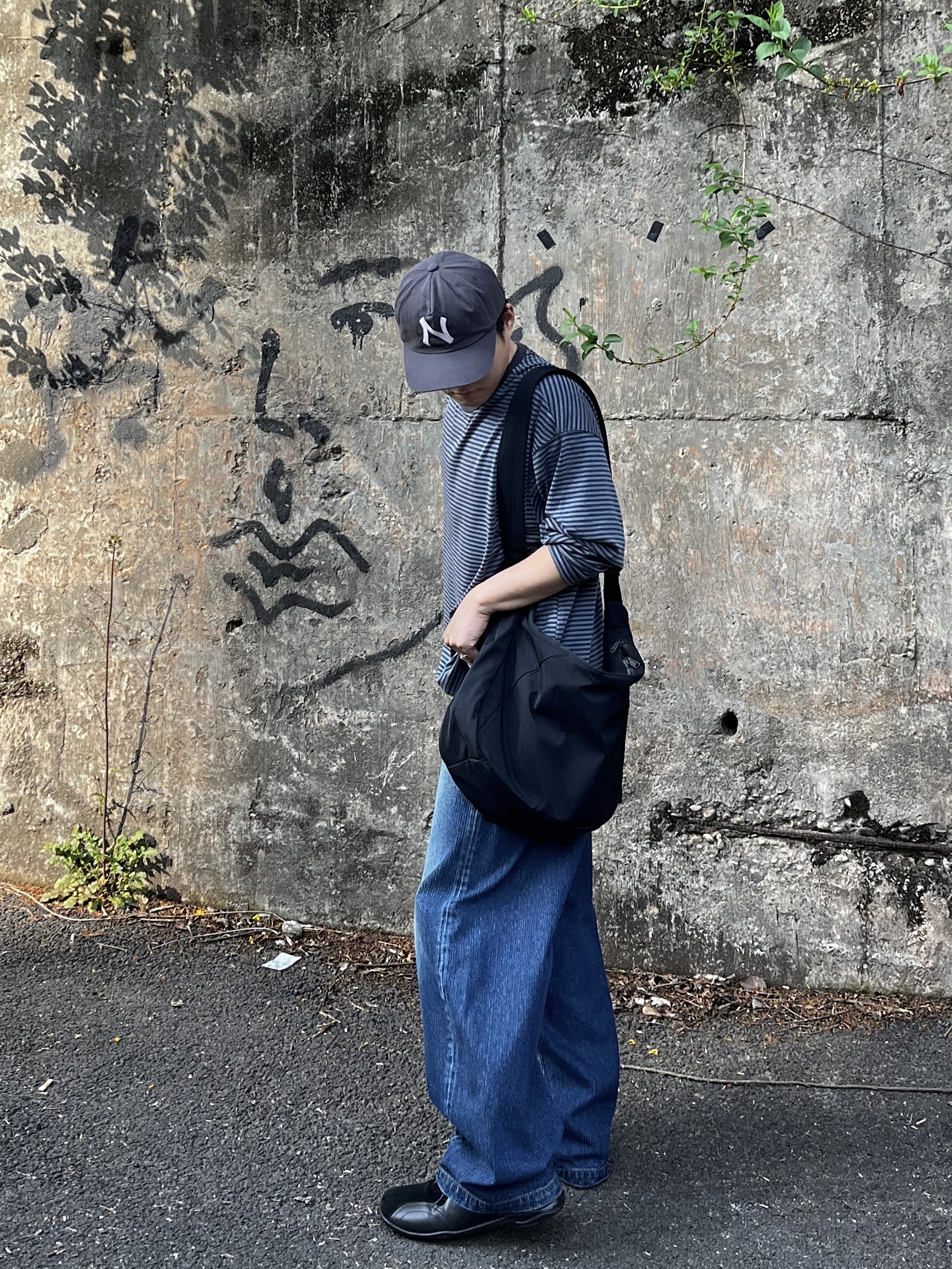 Pemont Square Black, Ballute Dusty Stripe LS T-Shirt Grey Charcoal 착용 스타일 - 1