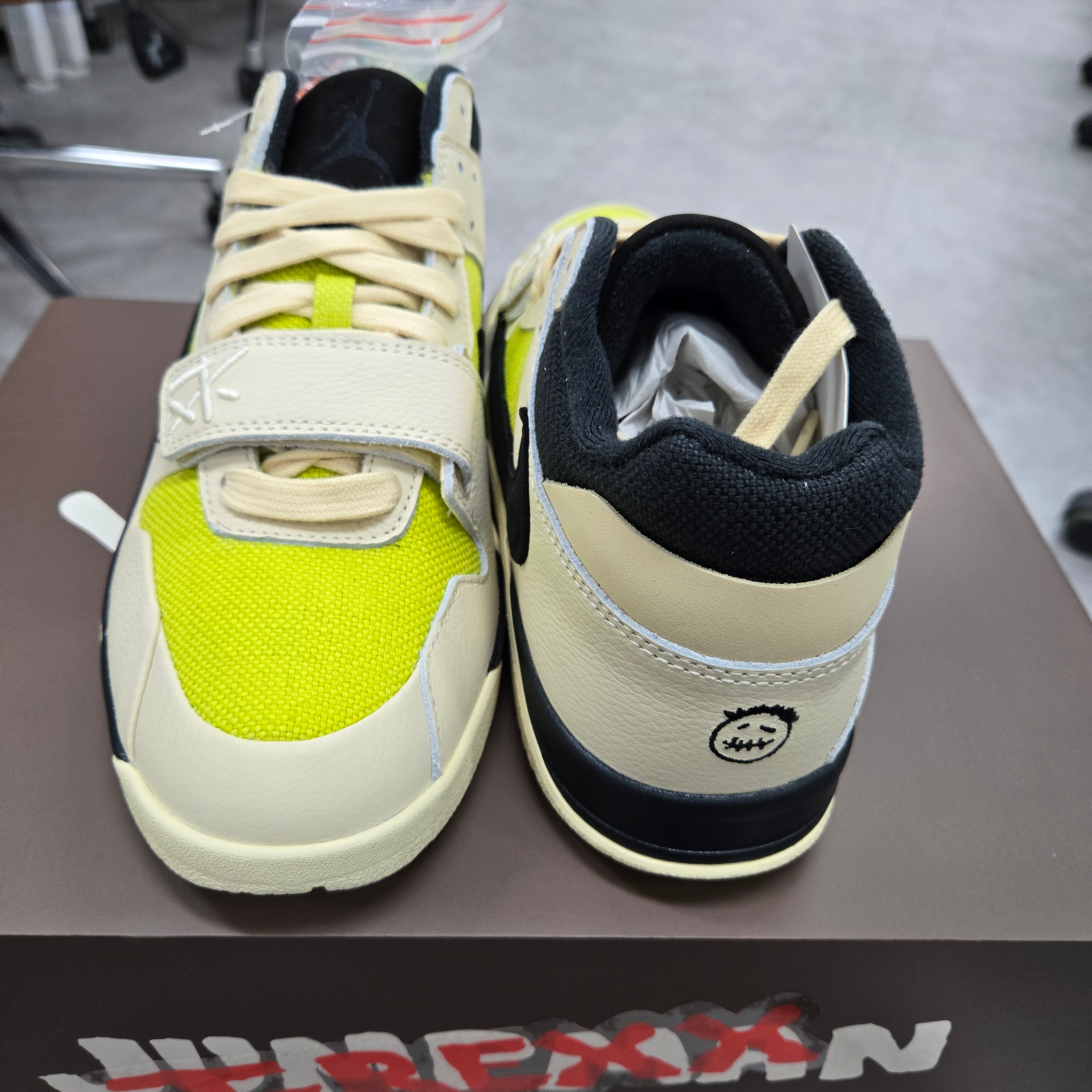 Jordan x Travis Scott Jumpman Jack TR Bright Cactus 착용 스타일 - 4