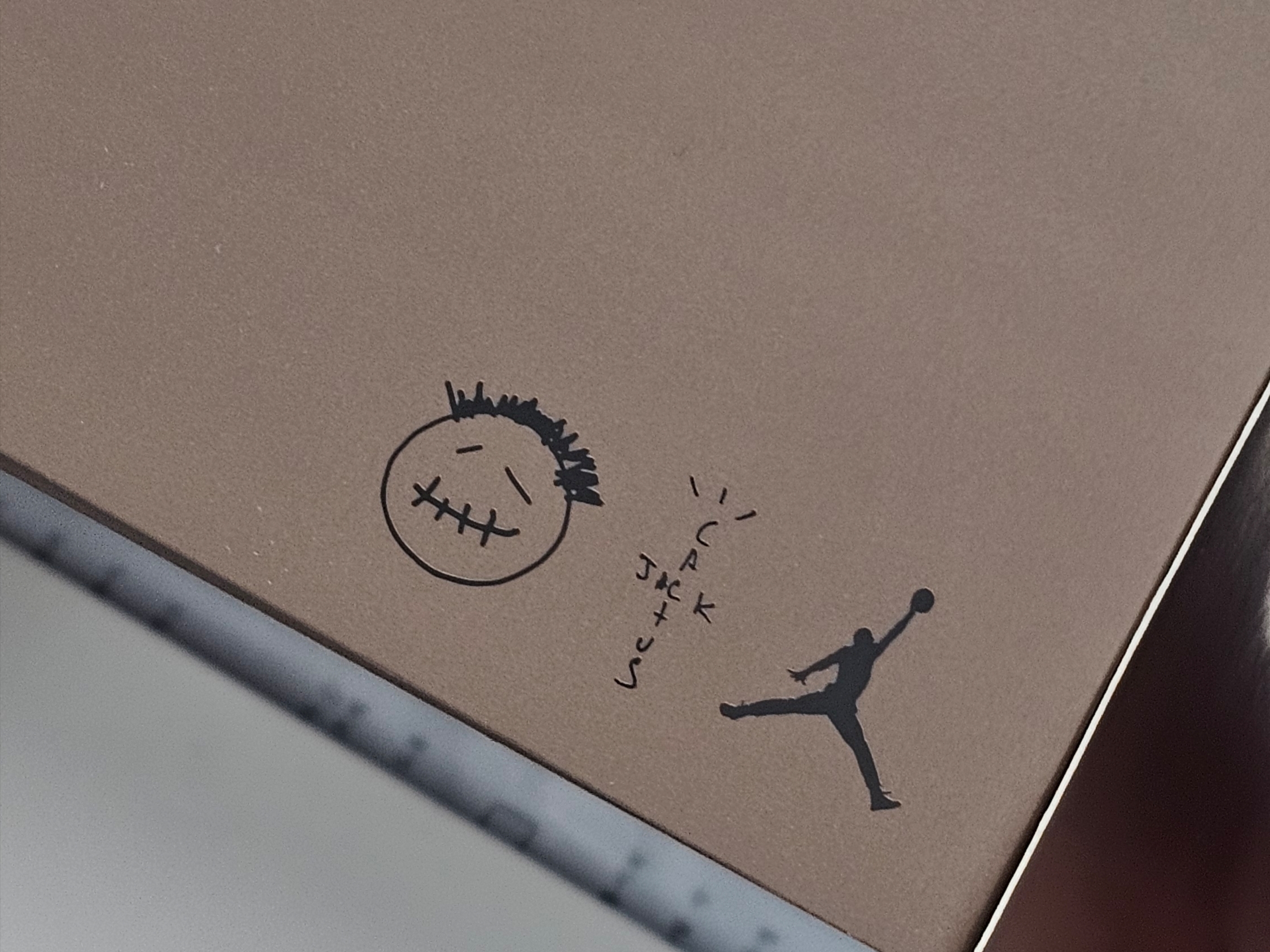 Jordan x Travis Scott Jumpman Jack TR Bright Cactus 착용 스타일 - 3