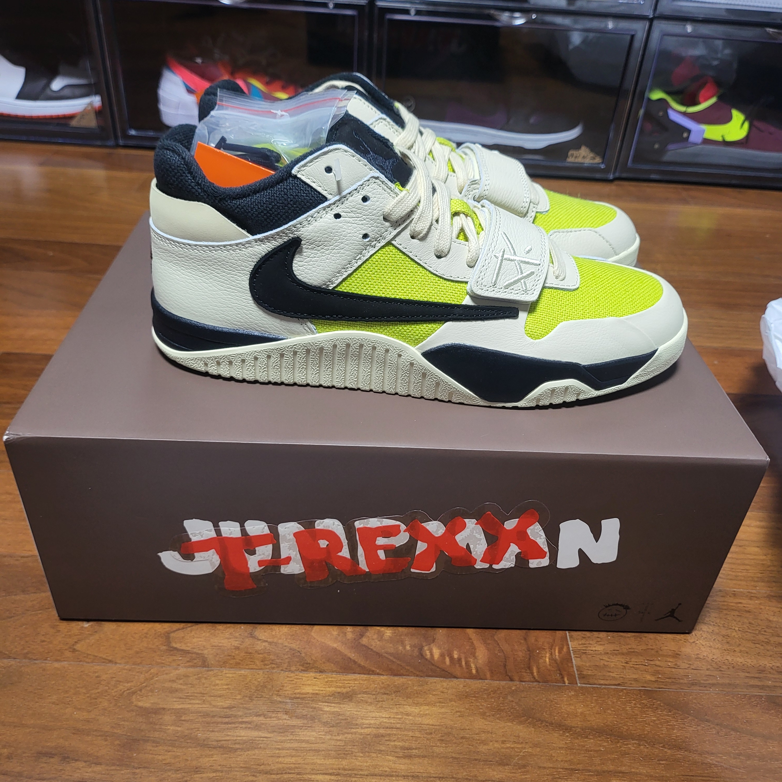 Jordan x Travis Scott Jumpman Jack TR Bright Cactus 착용 스타일 - 3