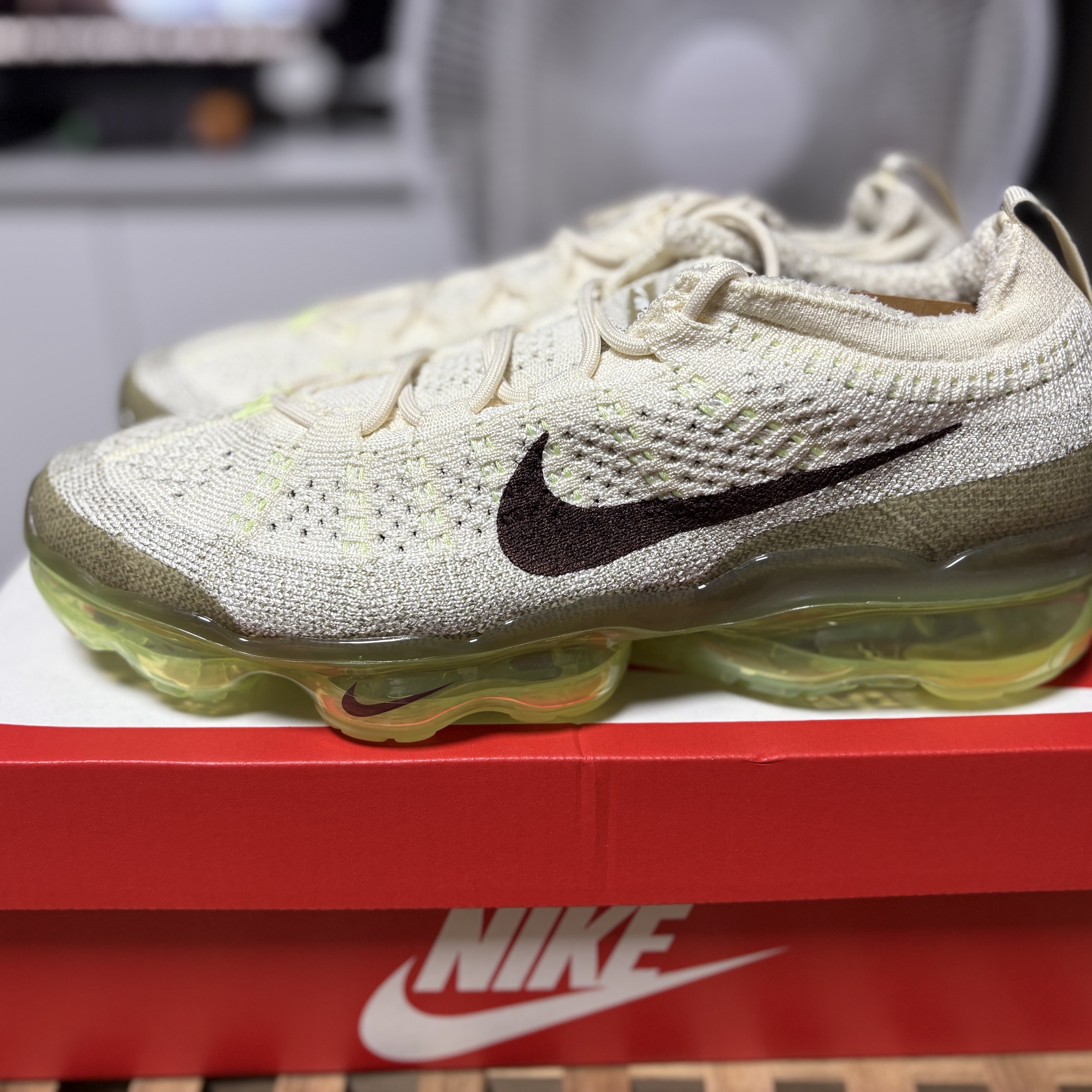 Nike Air Vapormax 2023 Flyknit Coconut Milk Neutral Olive 착용 스타일 - 1