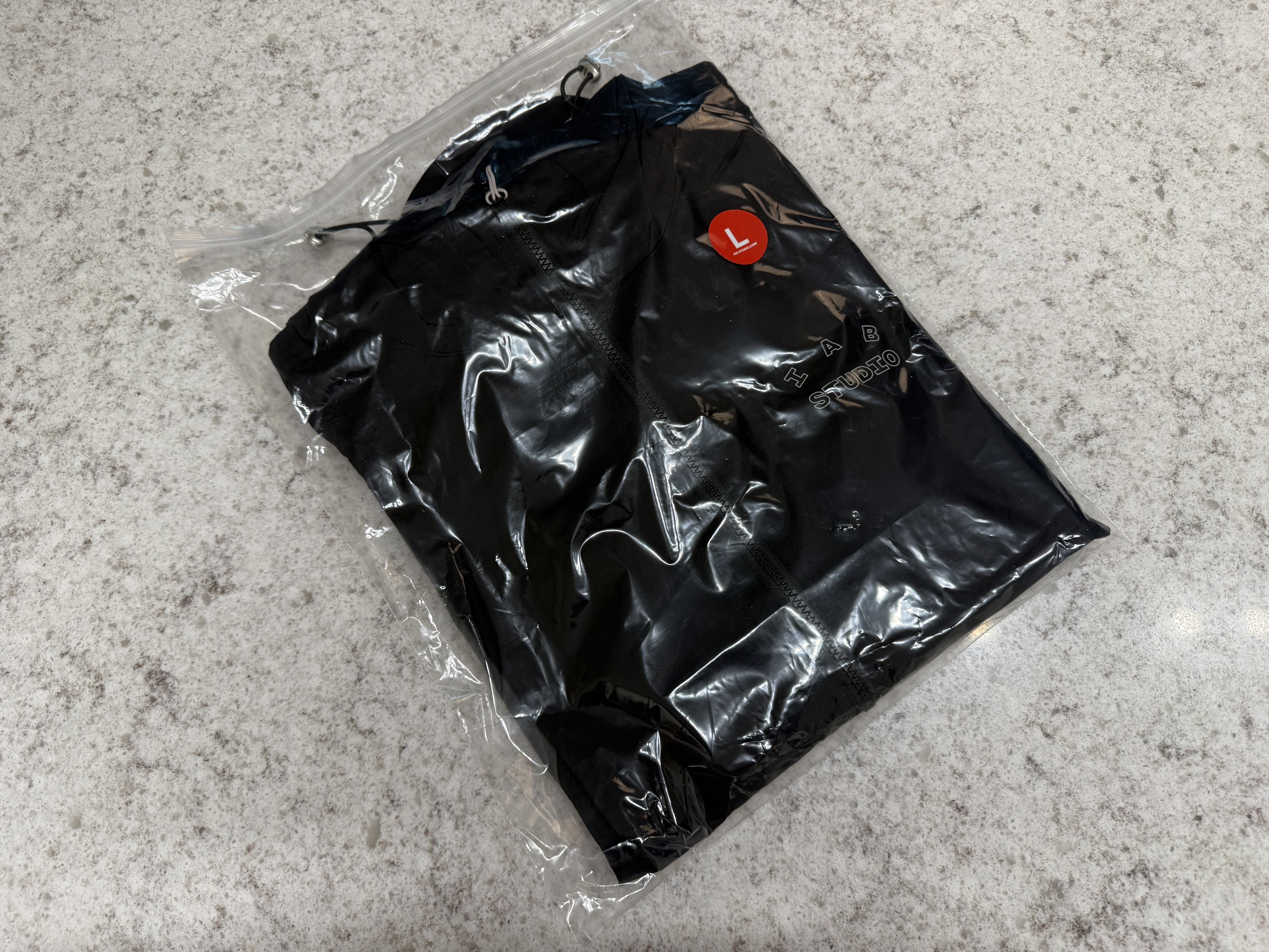 IAB Studio Wind Jacket Pack Black Silver 착용 스타일 - 5