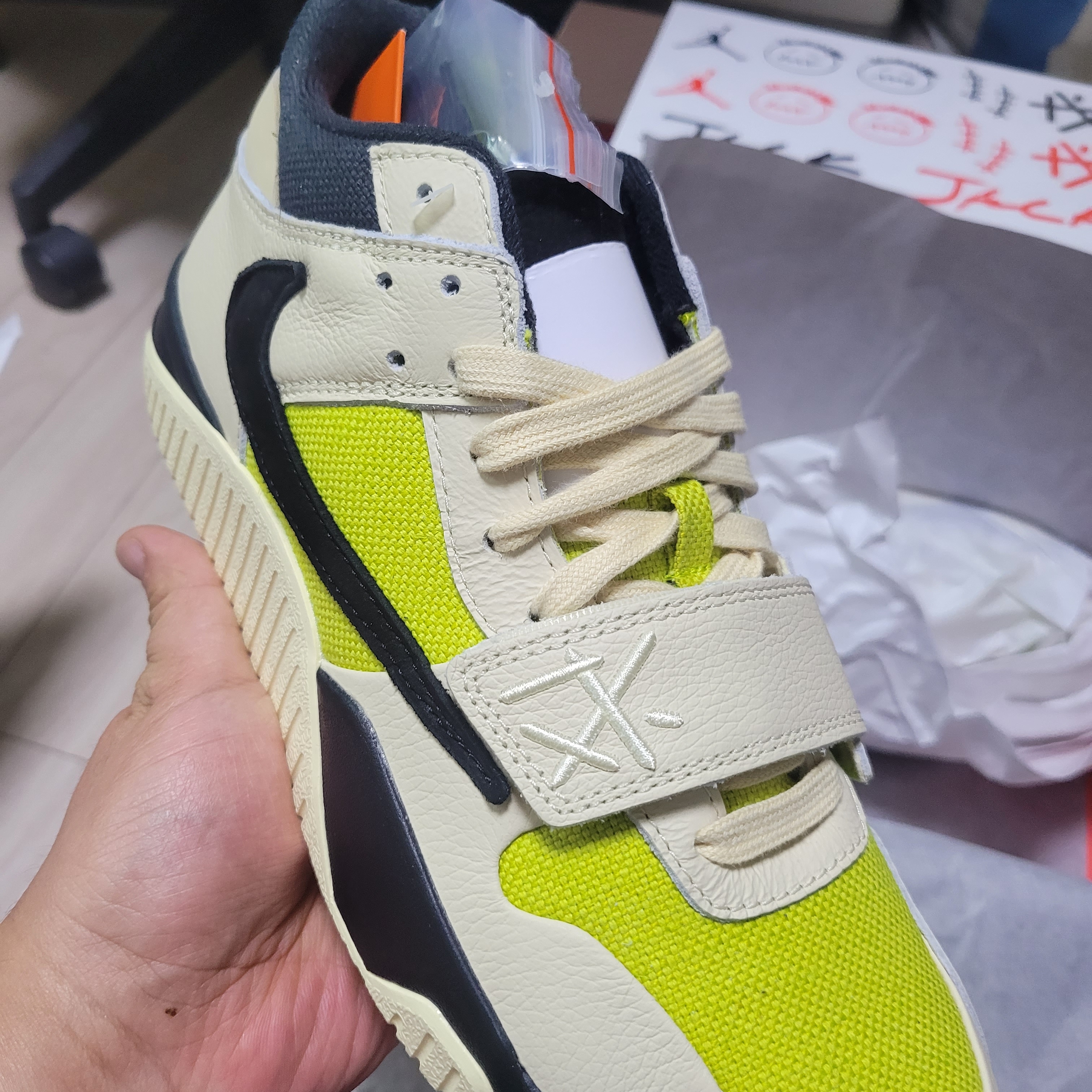 Jordan x Travis Scott Jumpman Jack TR Bright Cactus 착용 스타일 - 6