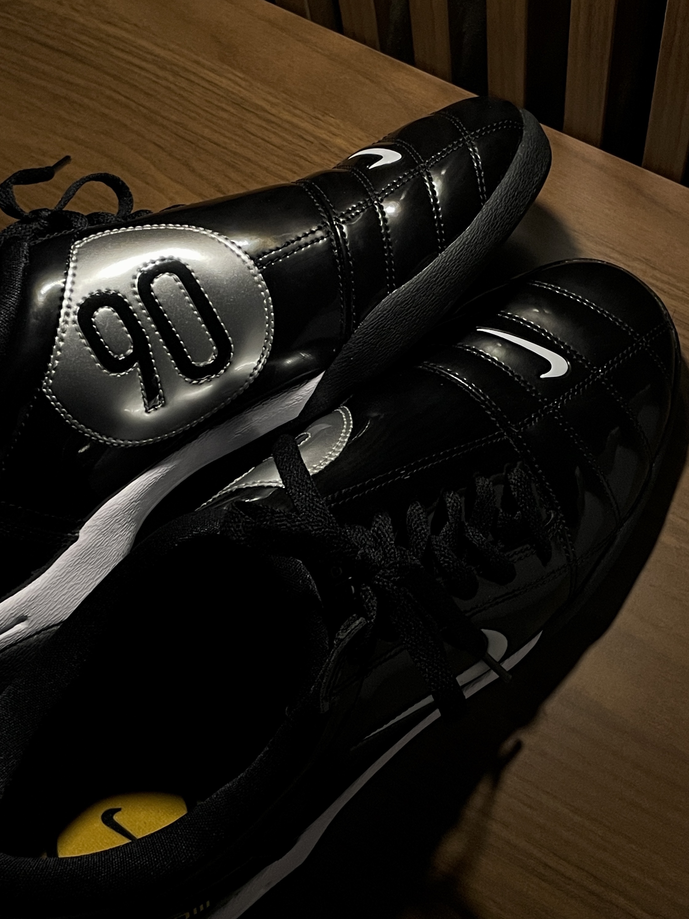Nike Total 90 III SP Black and White 착용 스타일 - 2