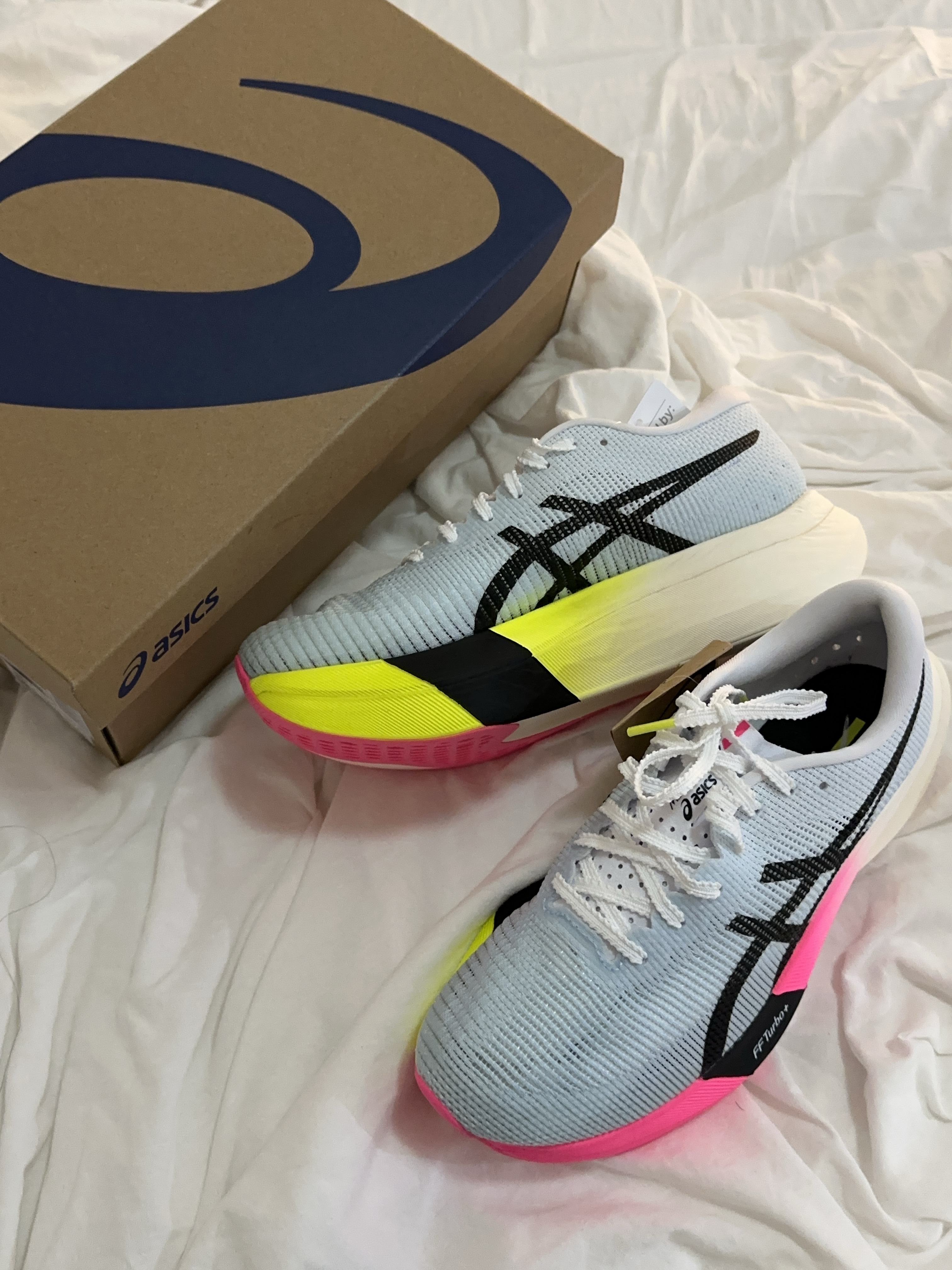 Asics Metaspeed Sky Paris Light Blue Black 착용 스타일 - 1