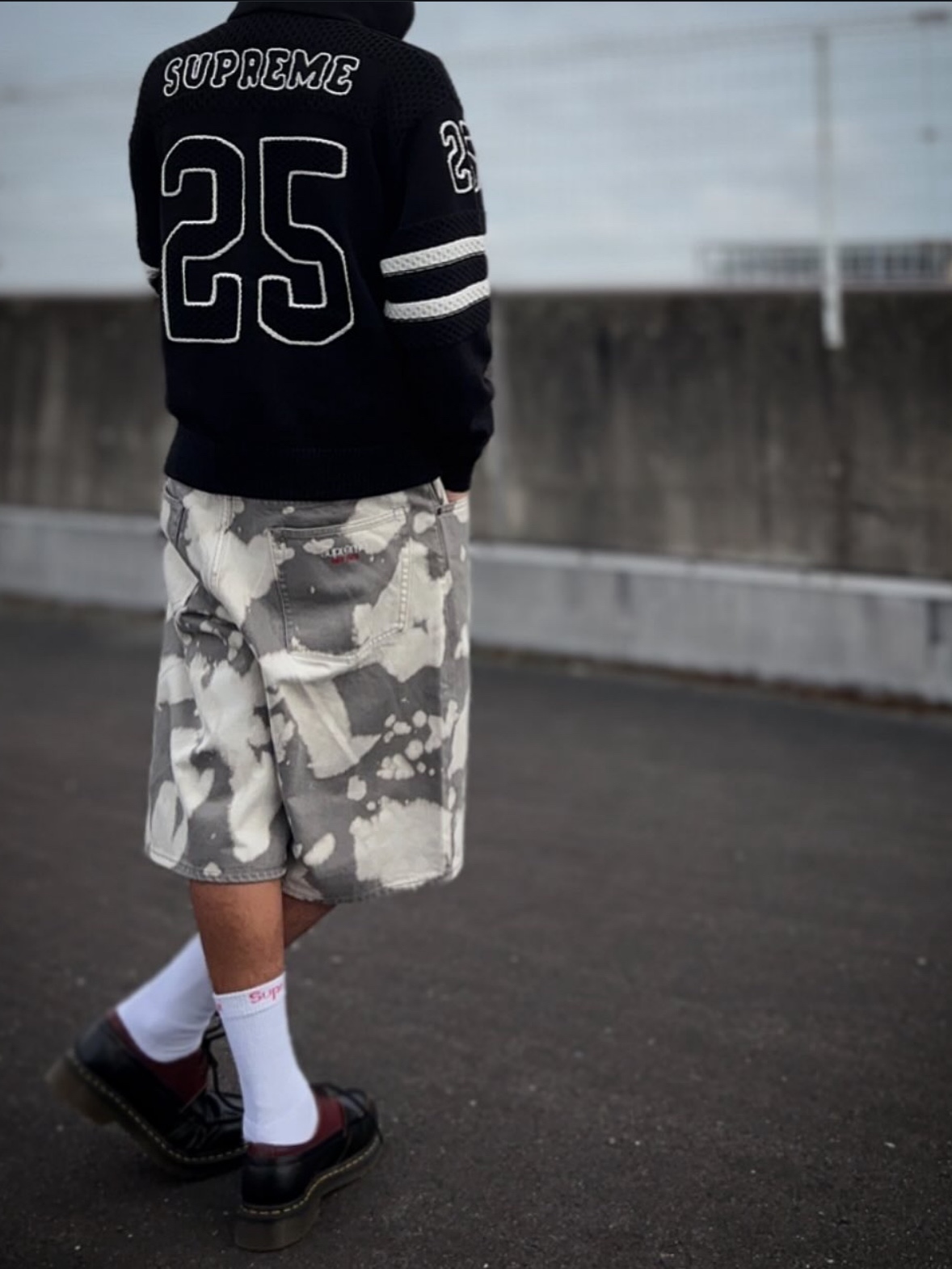 Supreme Baggy Denim Shorts Bleached - 25SS 착용 스타일 - 2