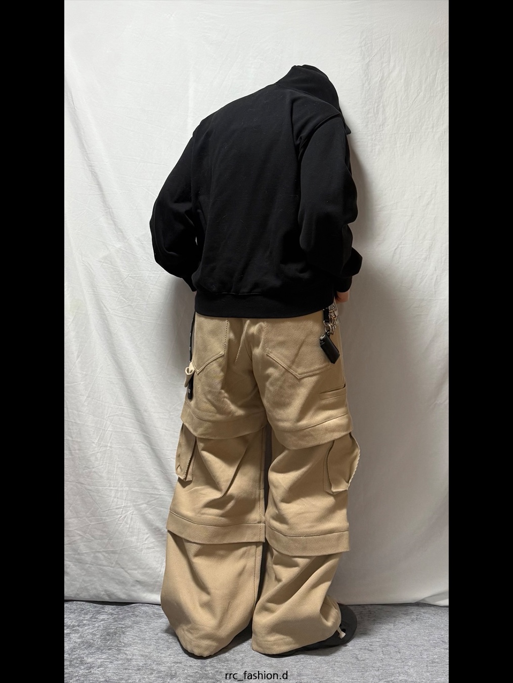 Adidas Yeezy Foam RNNR Onyx, Kamien x MJD Double Hole Belt Black Shearling Calfskin 착용 스타일 - 1